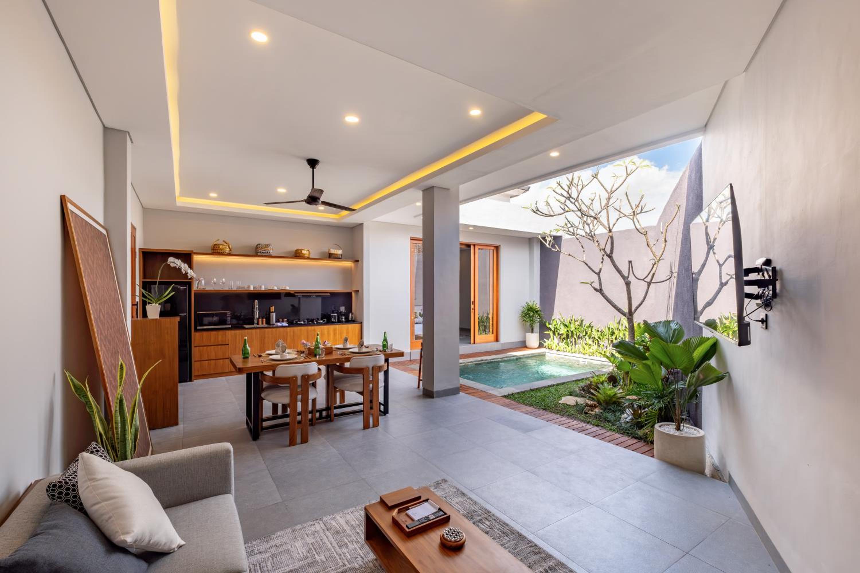 Karaya Villas Umalas - Free In-Villa Culture Immersion Programs
