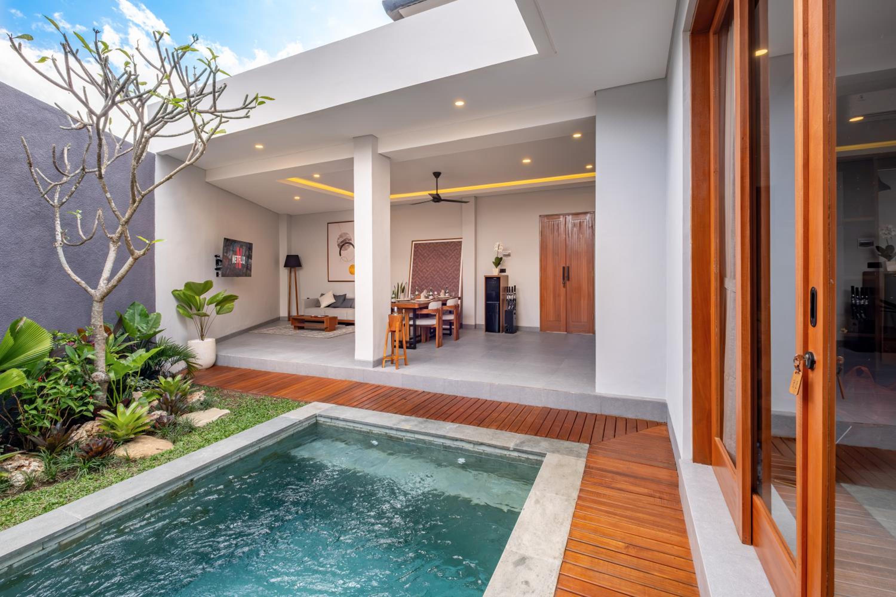 Karaya Villas Umalas - Free In-Villa Culture Immersion Programs