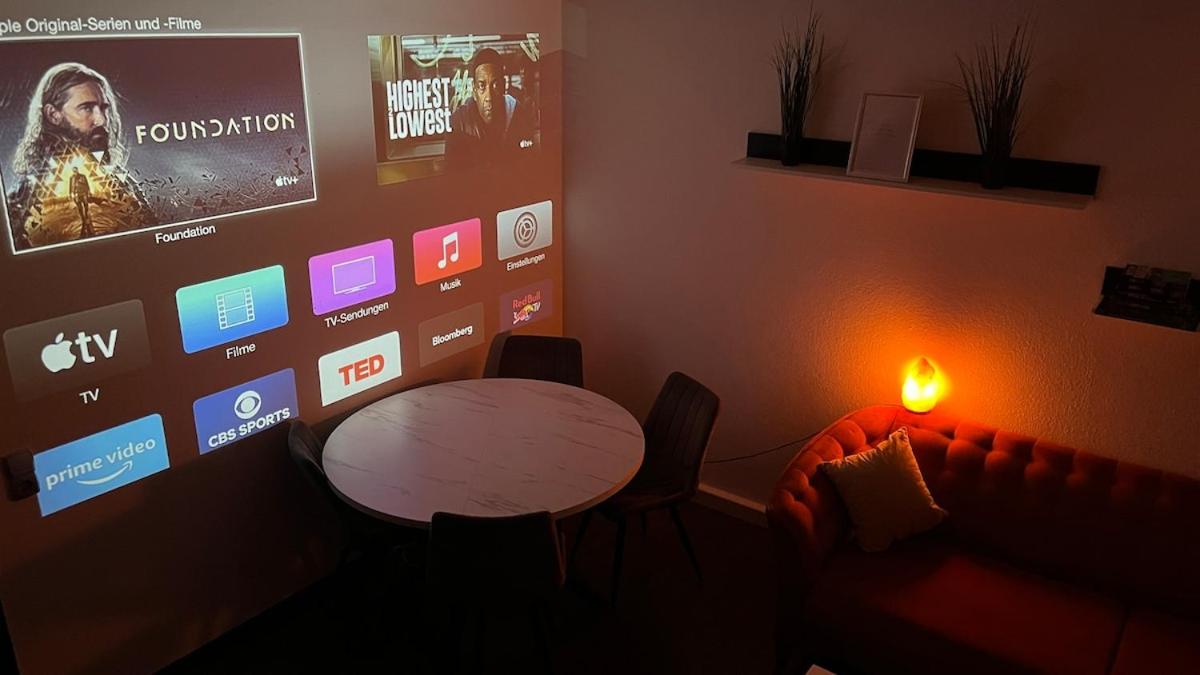 Gemütliche Wohnung, Heimkino, Couch & Küche