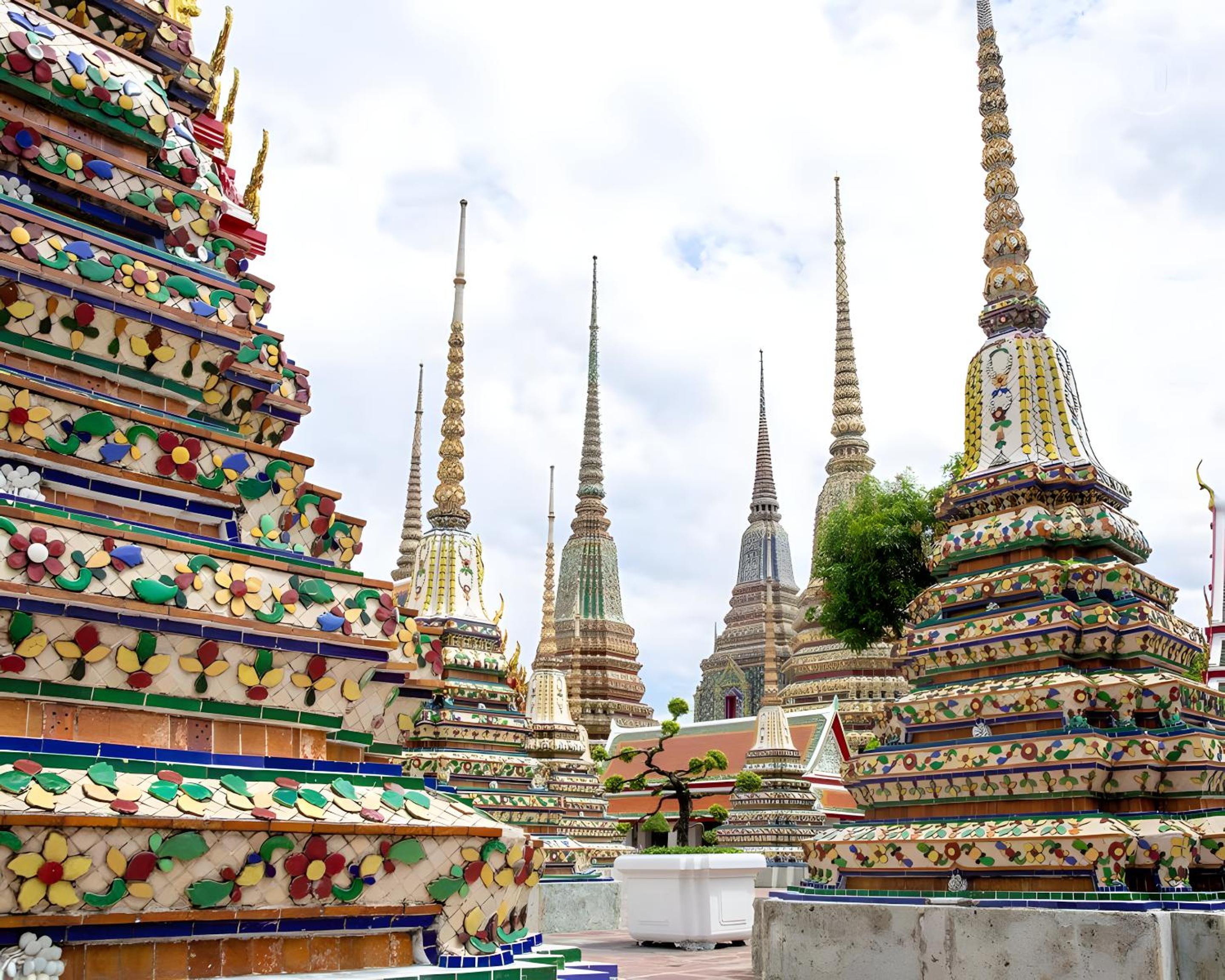 xx GO INN The Grand Palace โกอินน์ MRT สามยอด