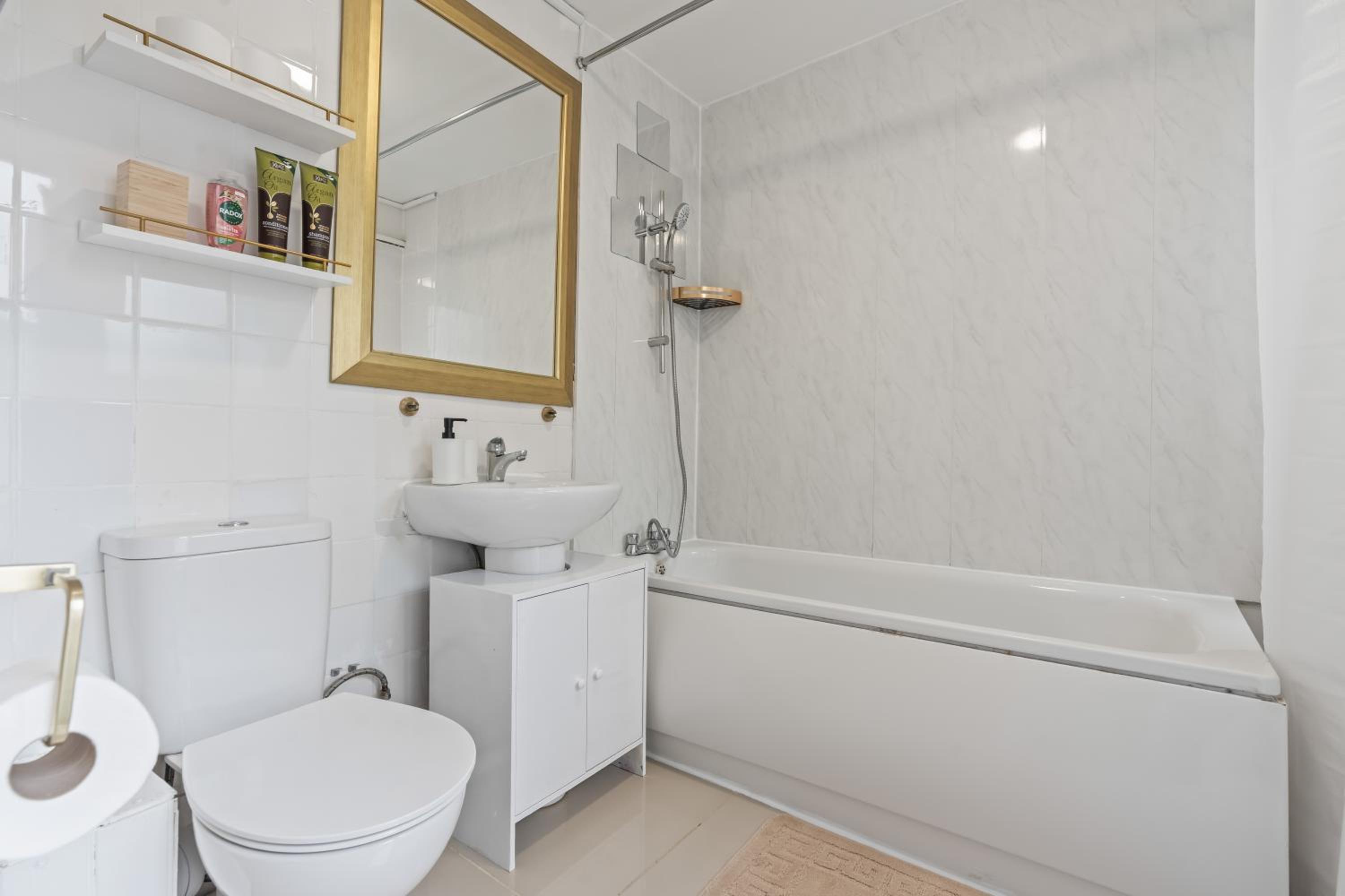 Stylish 3 Bed Fulham Sleeps 10, Stamford Bridge