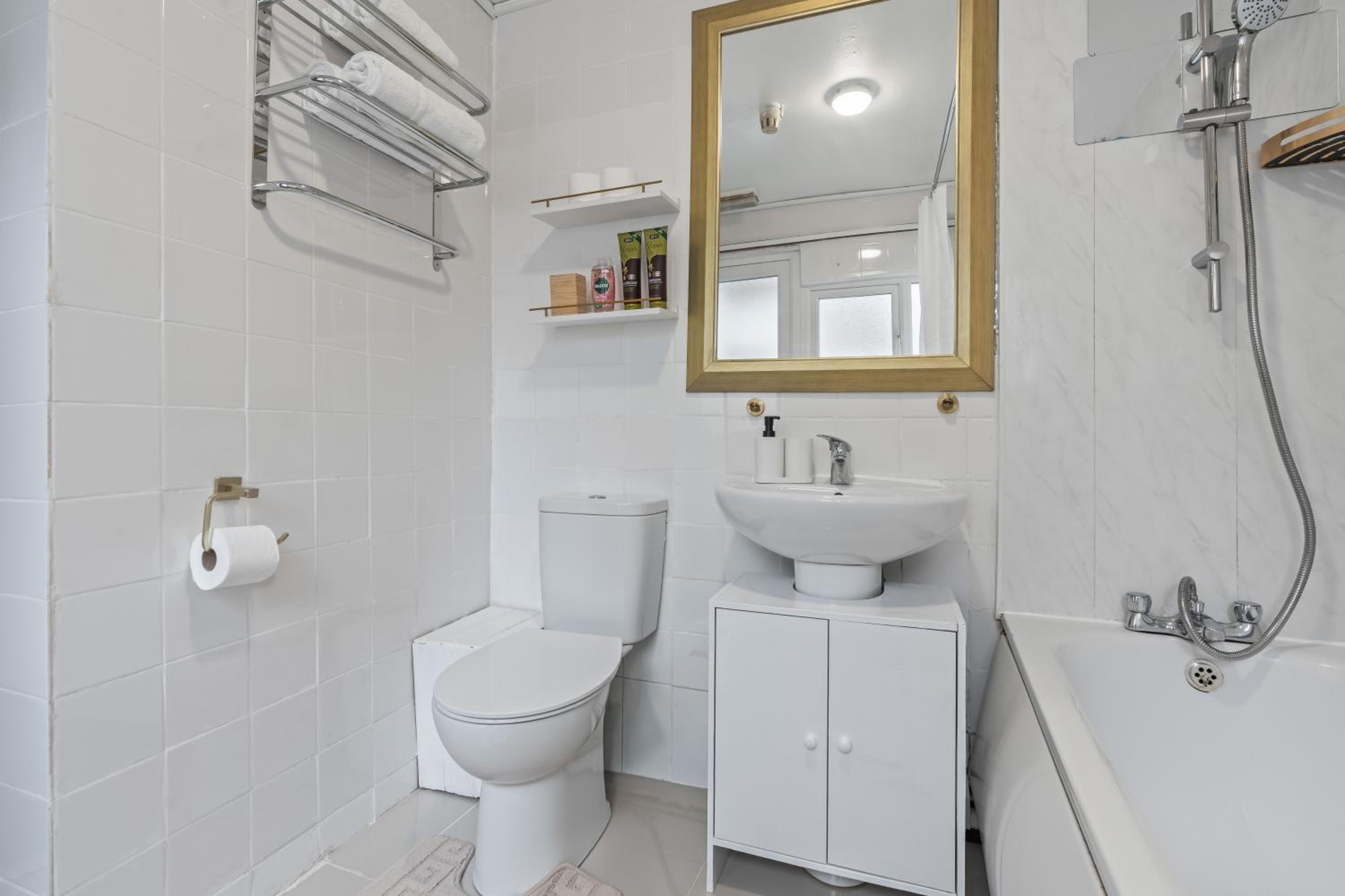Stylish 3 Bed Fulham Sleeps 10, Stamford Bridge