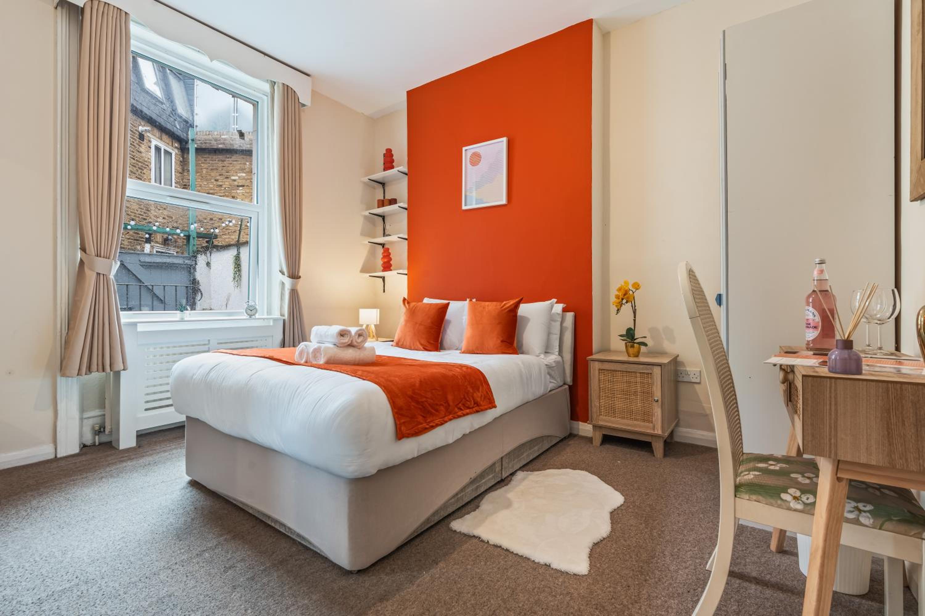 Stylish 3 Bed Fulham Sleeps 10, Stamford Bridge