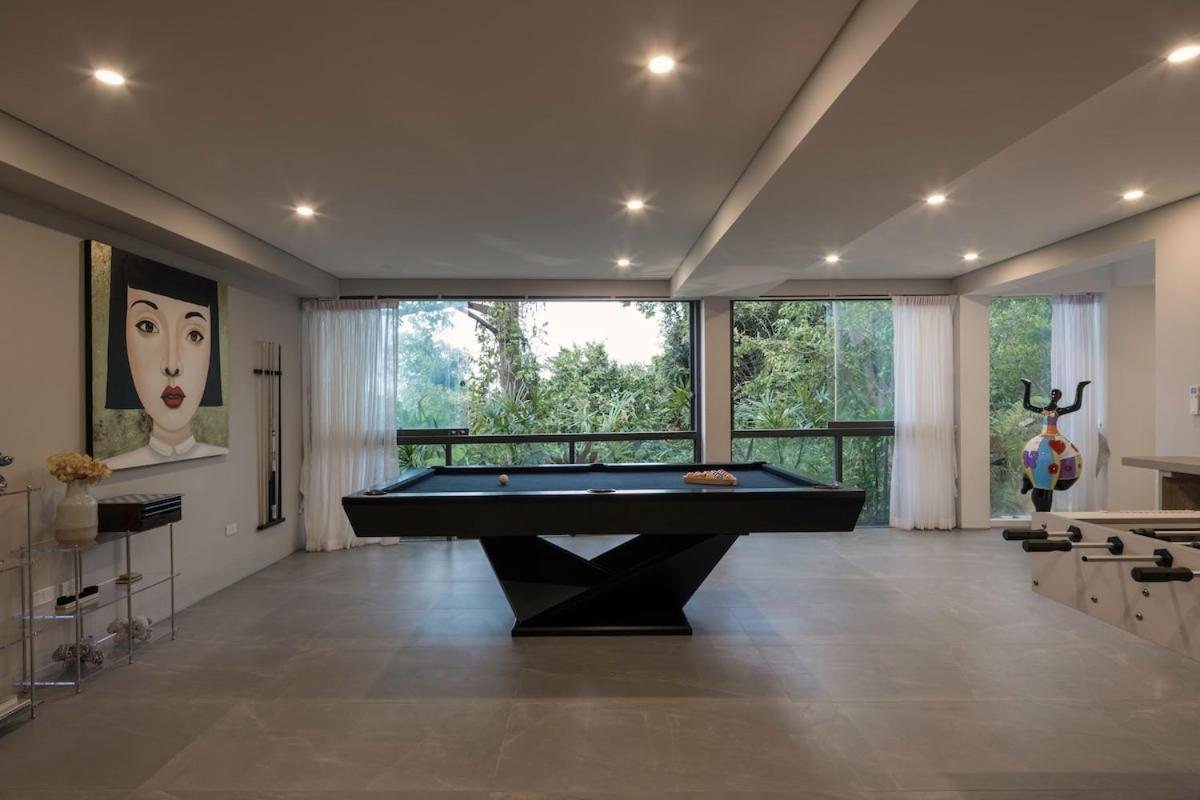 Luxury 6BR Villa Vie