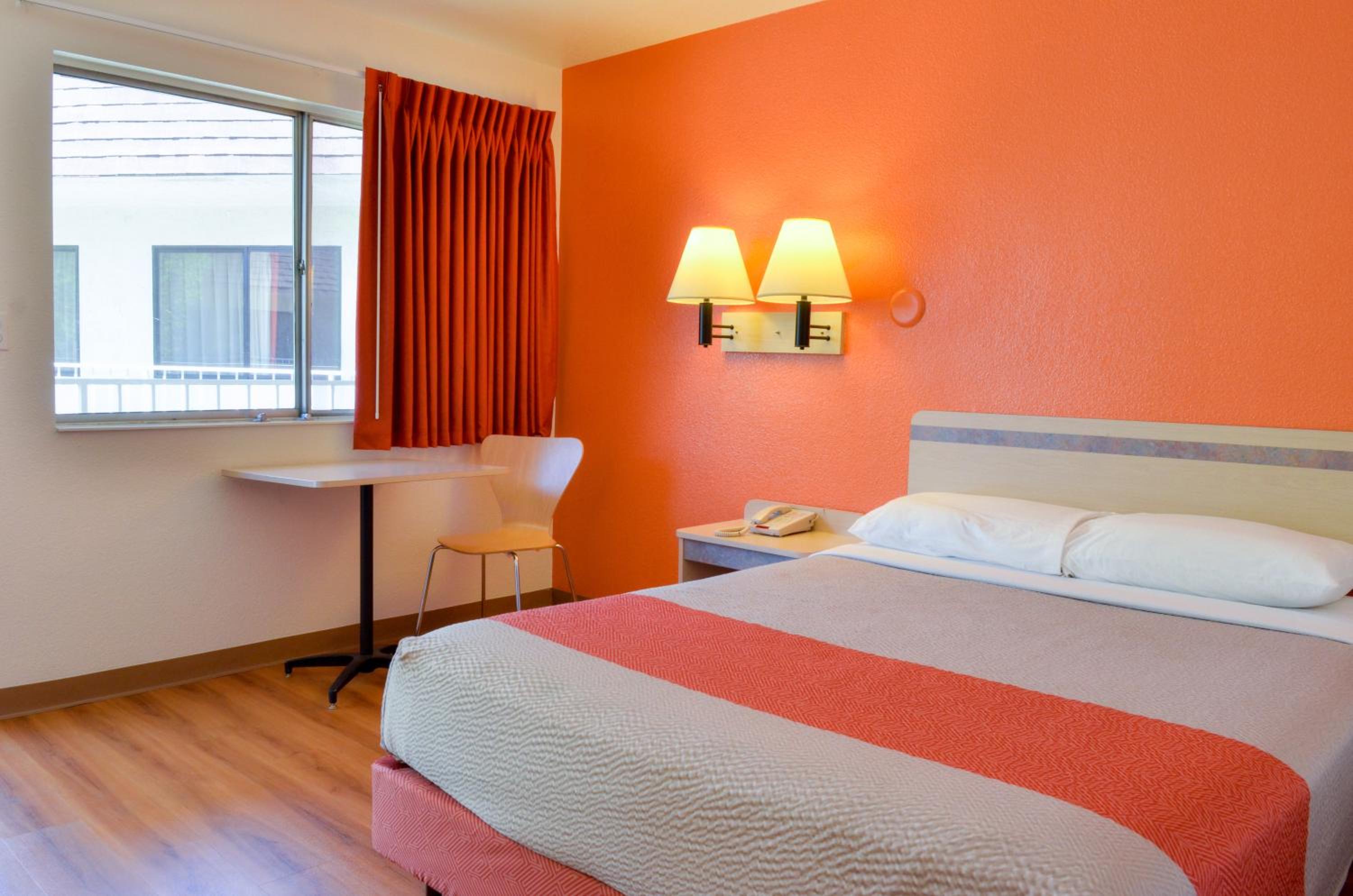 Motel 6 - Santa Nella, on i-5