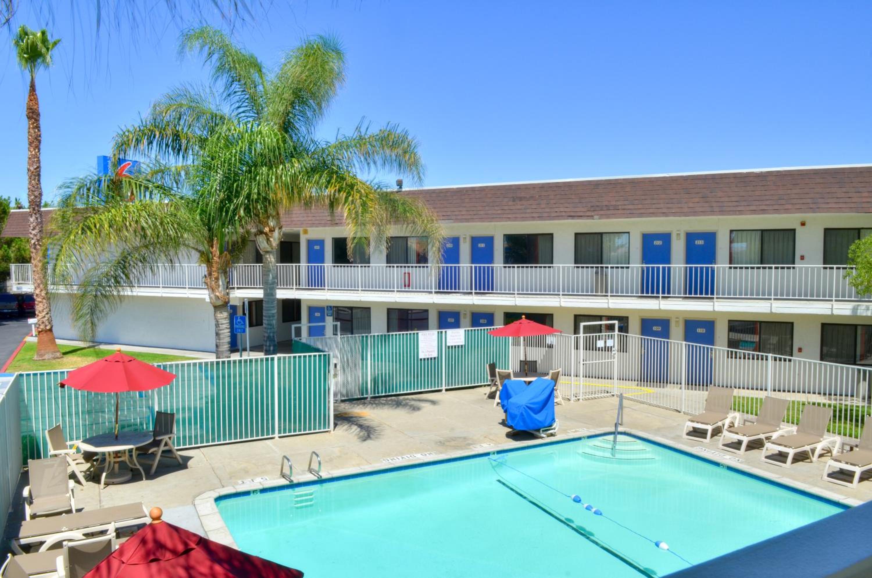 Motel 6 - Santa Nella, on i-5