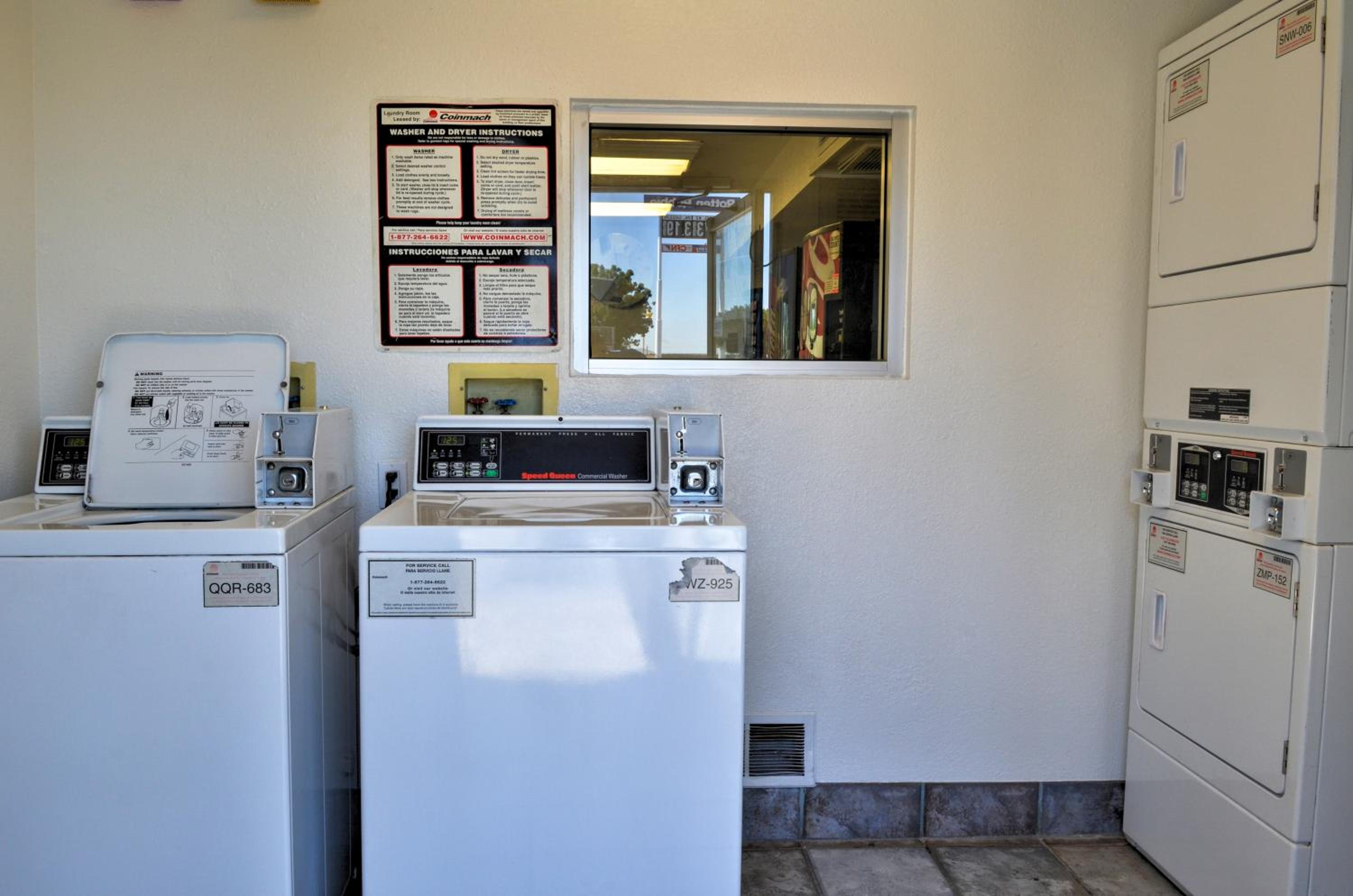 Motel 6 - Santa Nella, on i-5