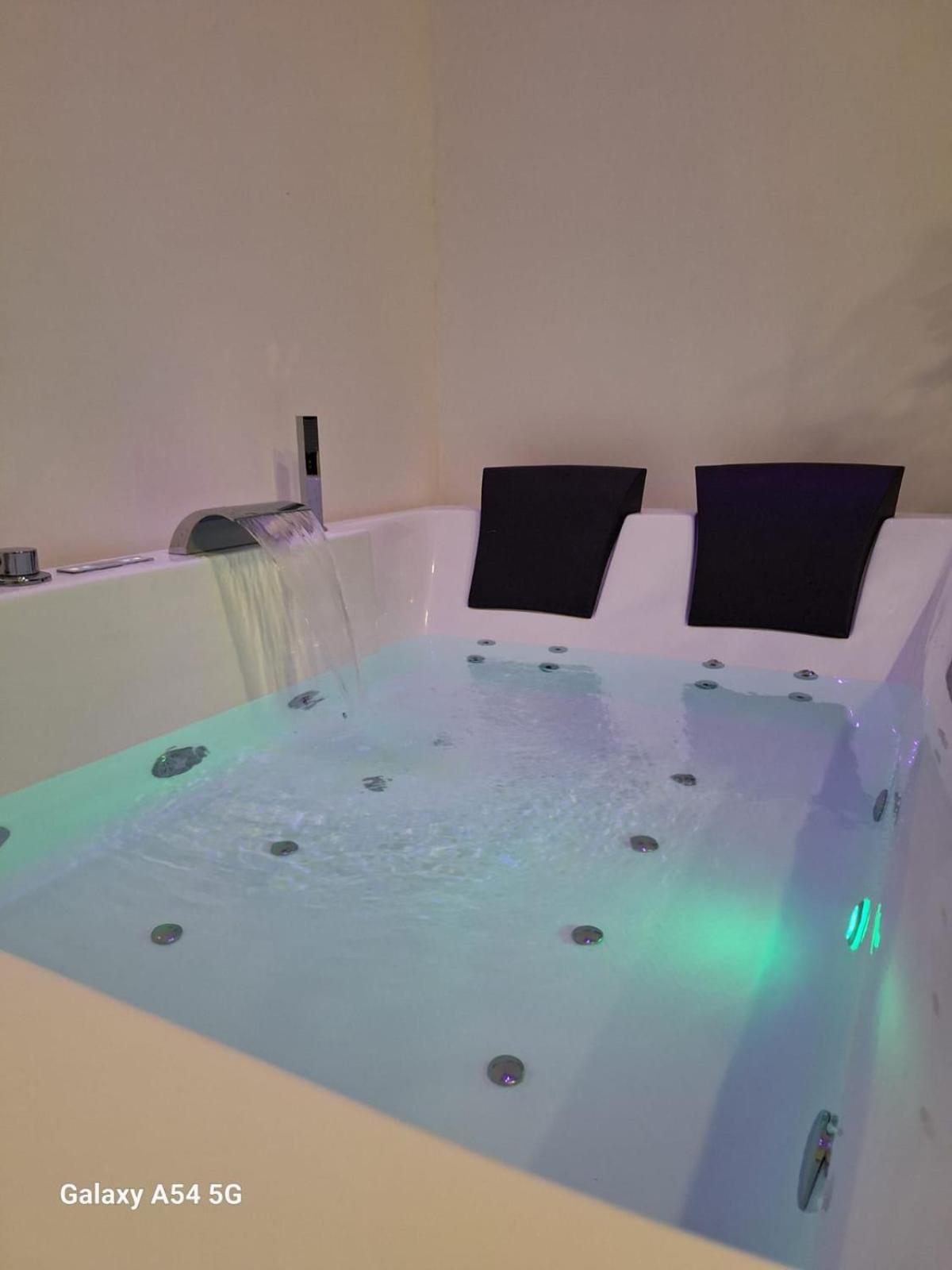 Luxury Suites Glory Tower