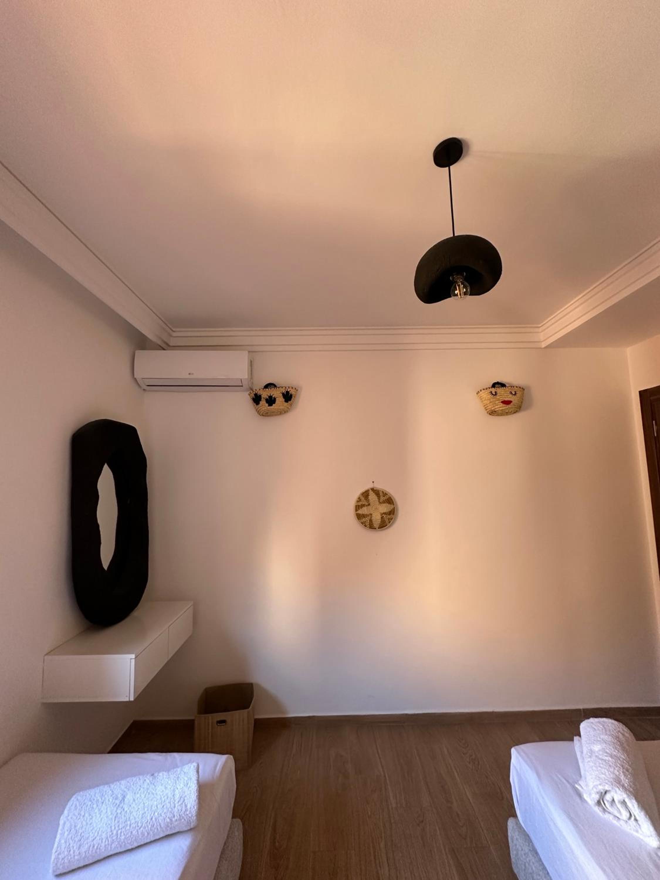 Gueliz Central Apartment with Pool and Parking