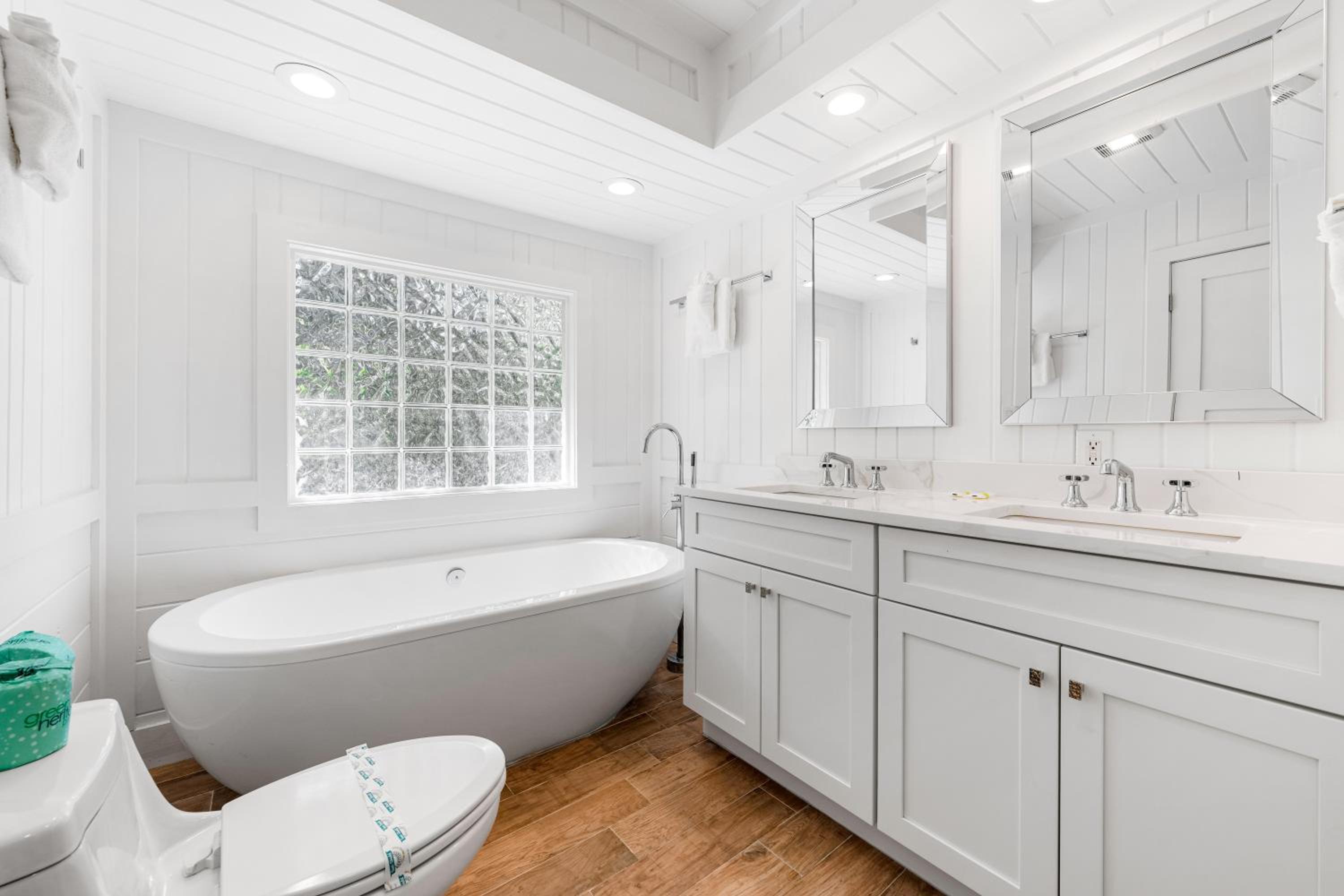 A Charming Beach Cottage by Beachside Management
