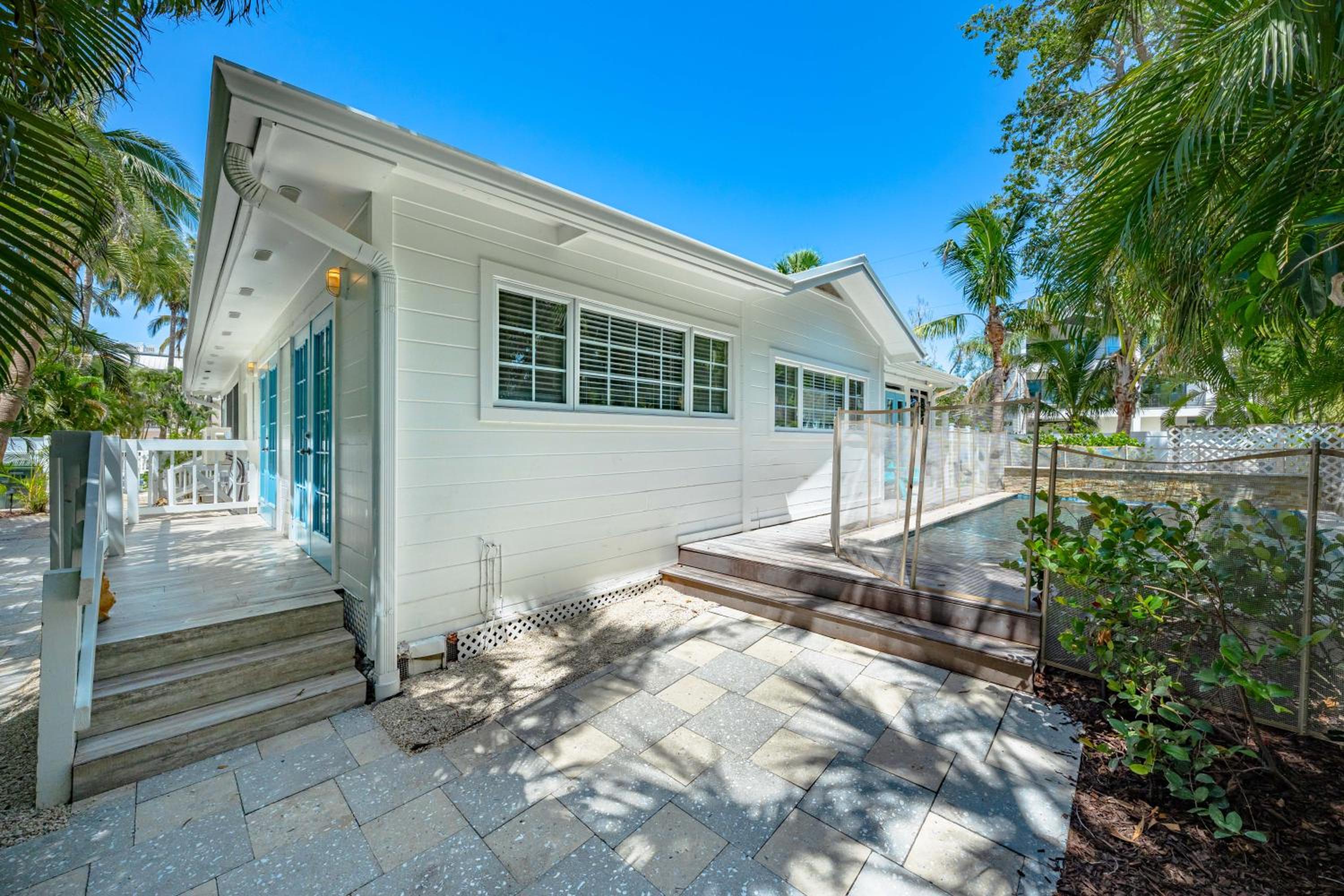 A Charming Beach Cottage by Beachside Management
