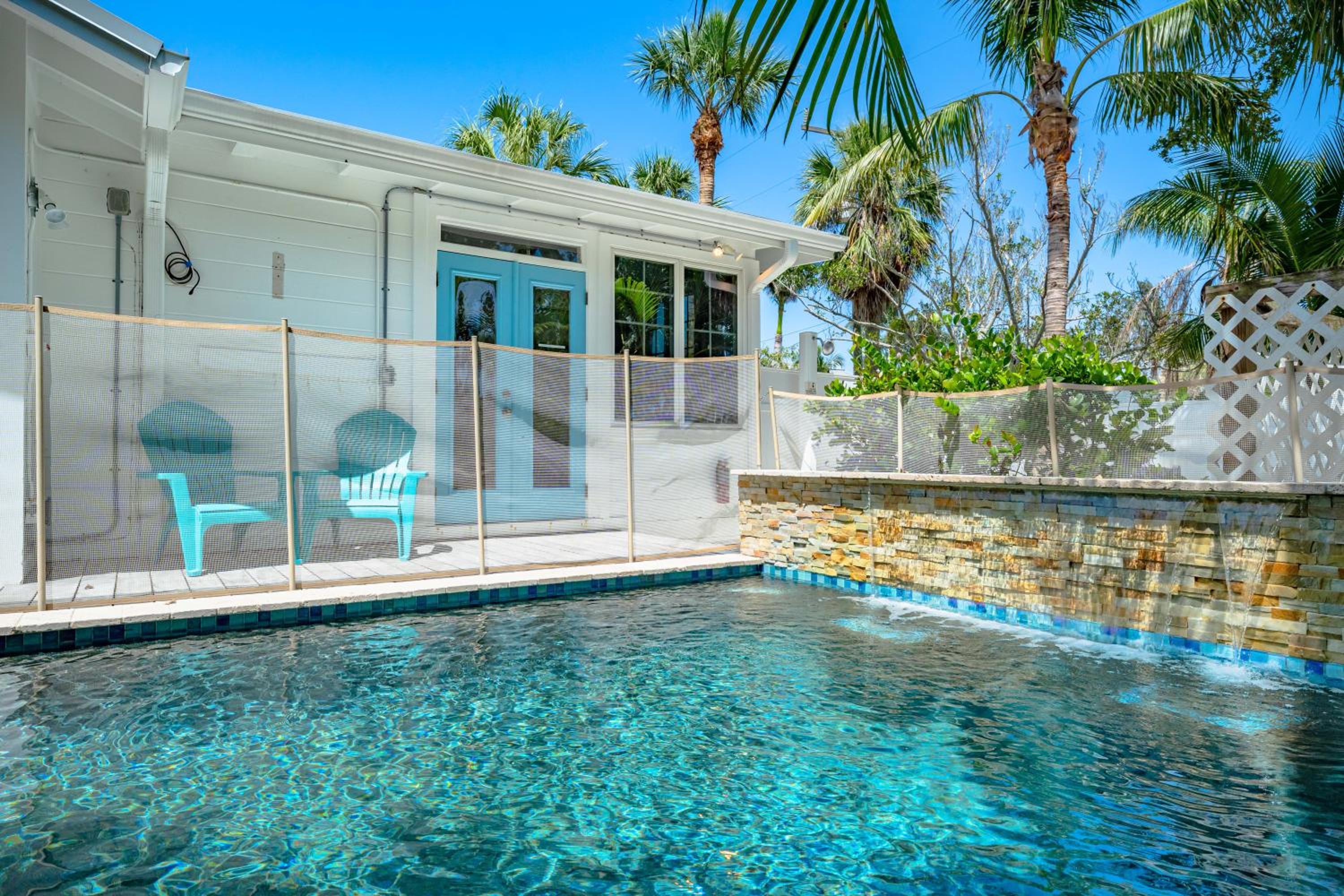 A Charming Beach Cottage by Beachside Management