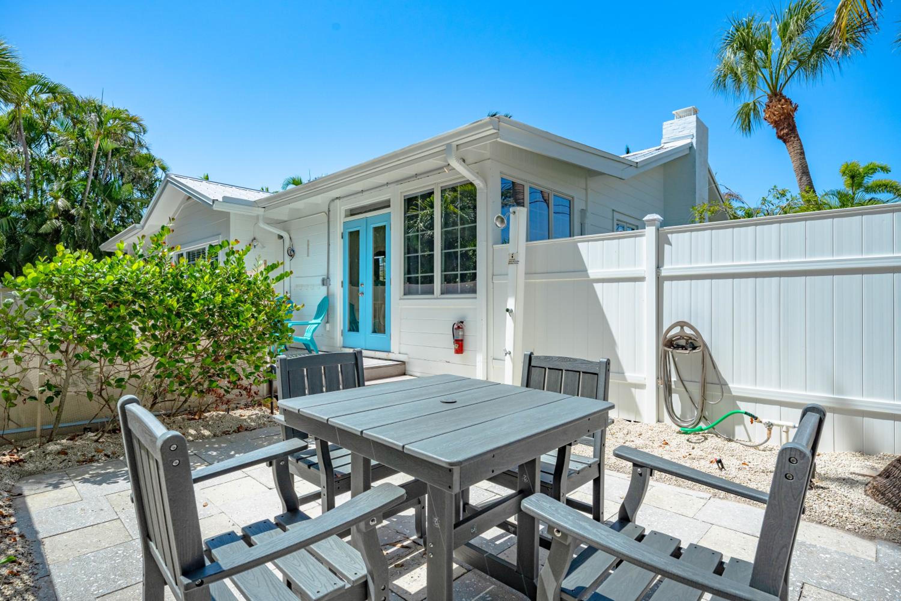 A Charming Beach Cottage by Beachside Management