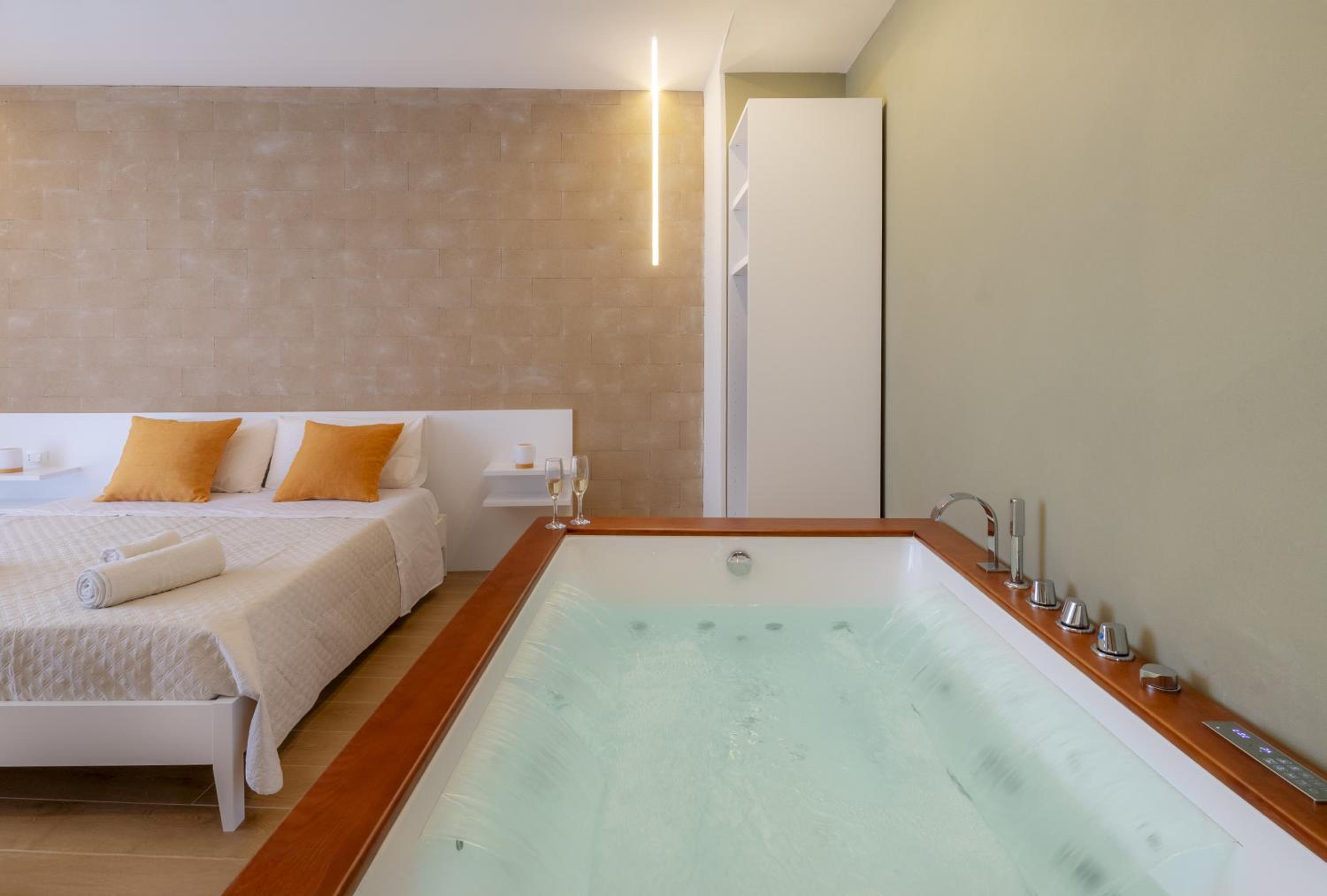 Valenza Exclusive Suites & Rooms