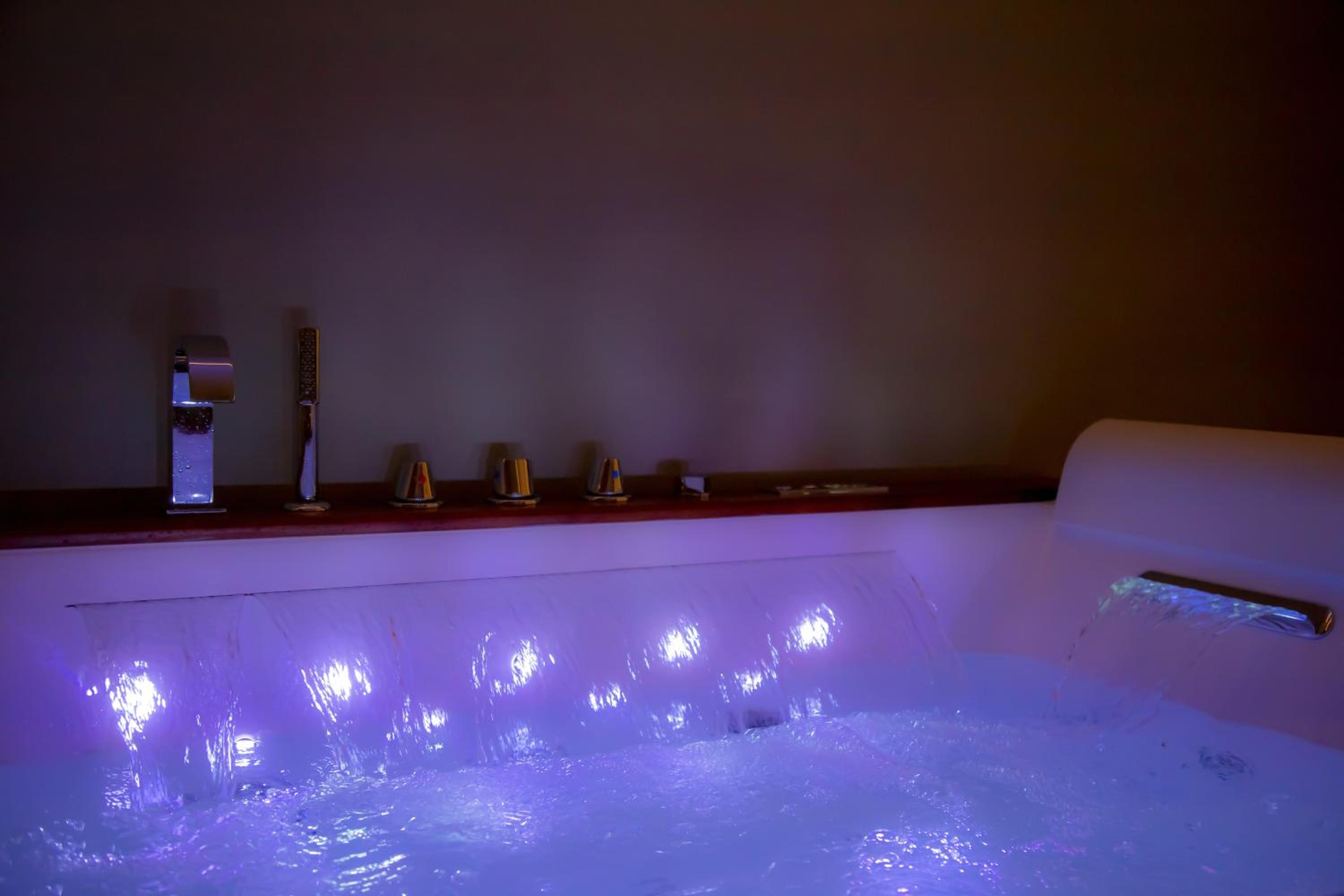 Valenza Exclusive Suites & Rooms