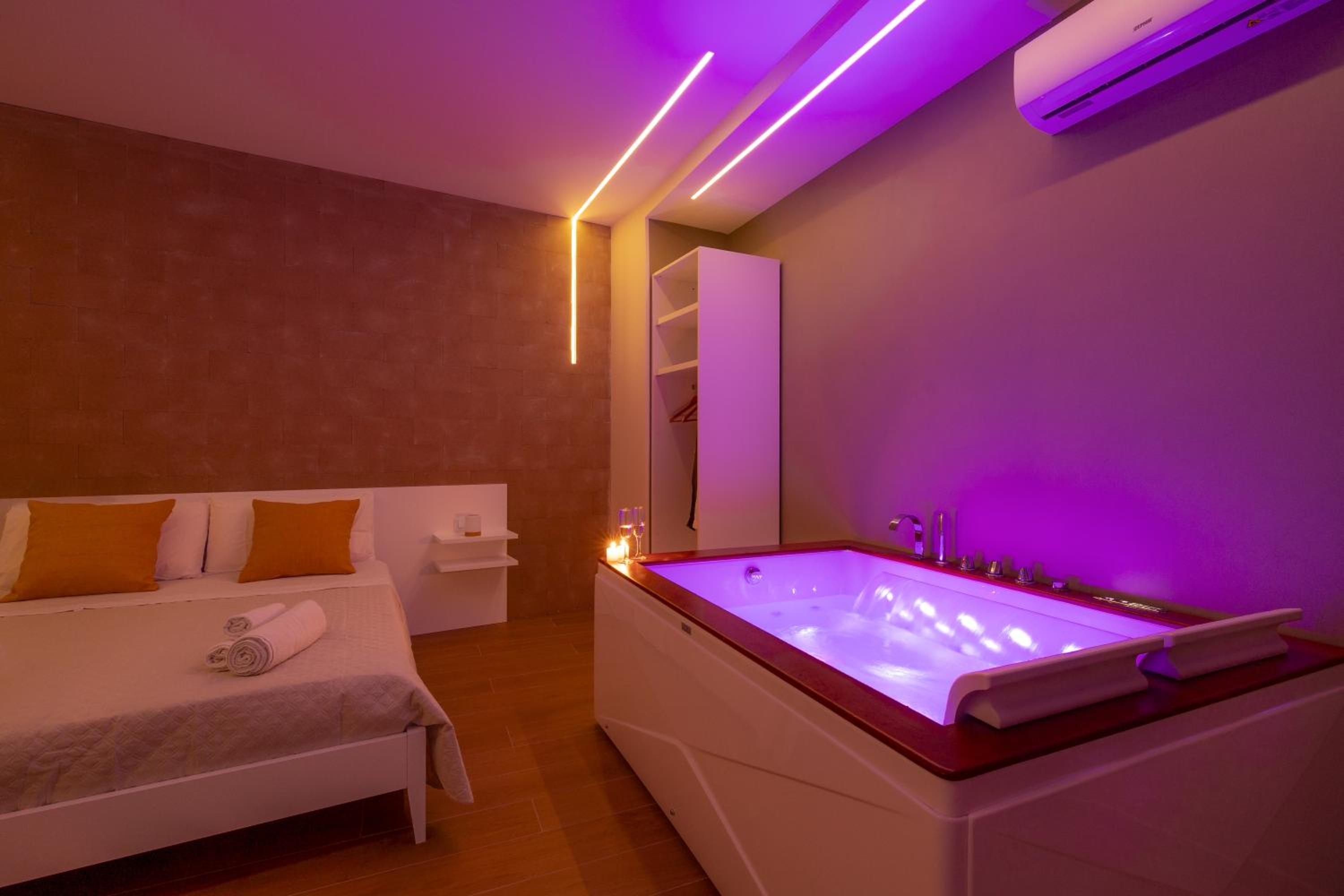 Valenza Exclusive Suites & Rooms