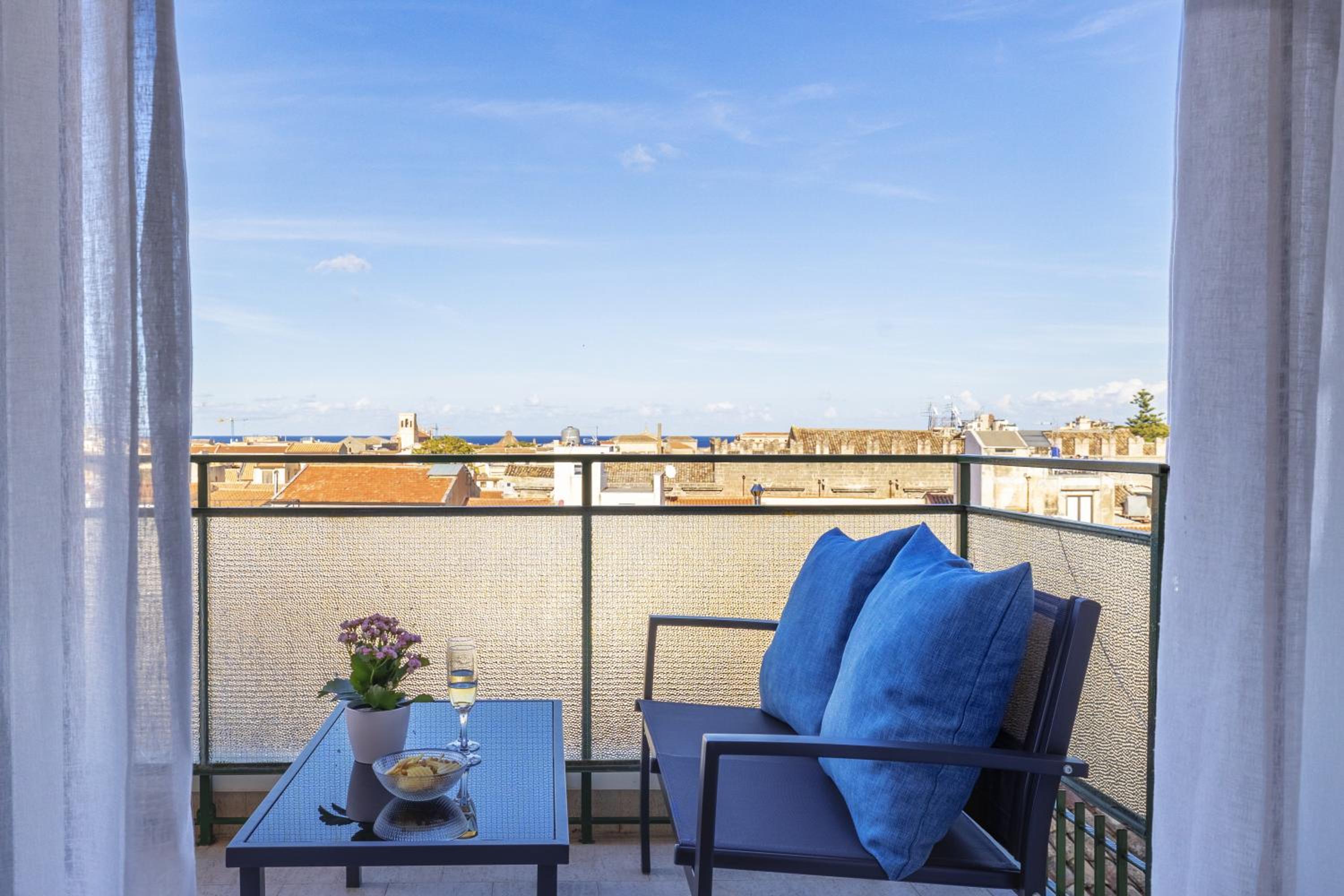 Valenza Exclusive Suites & Rooms