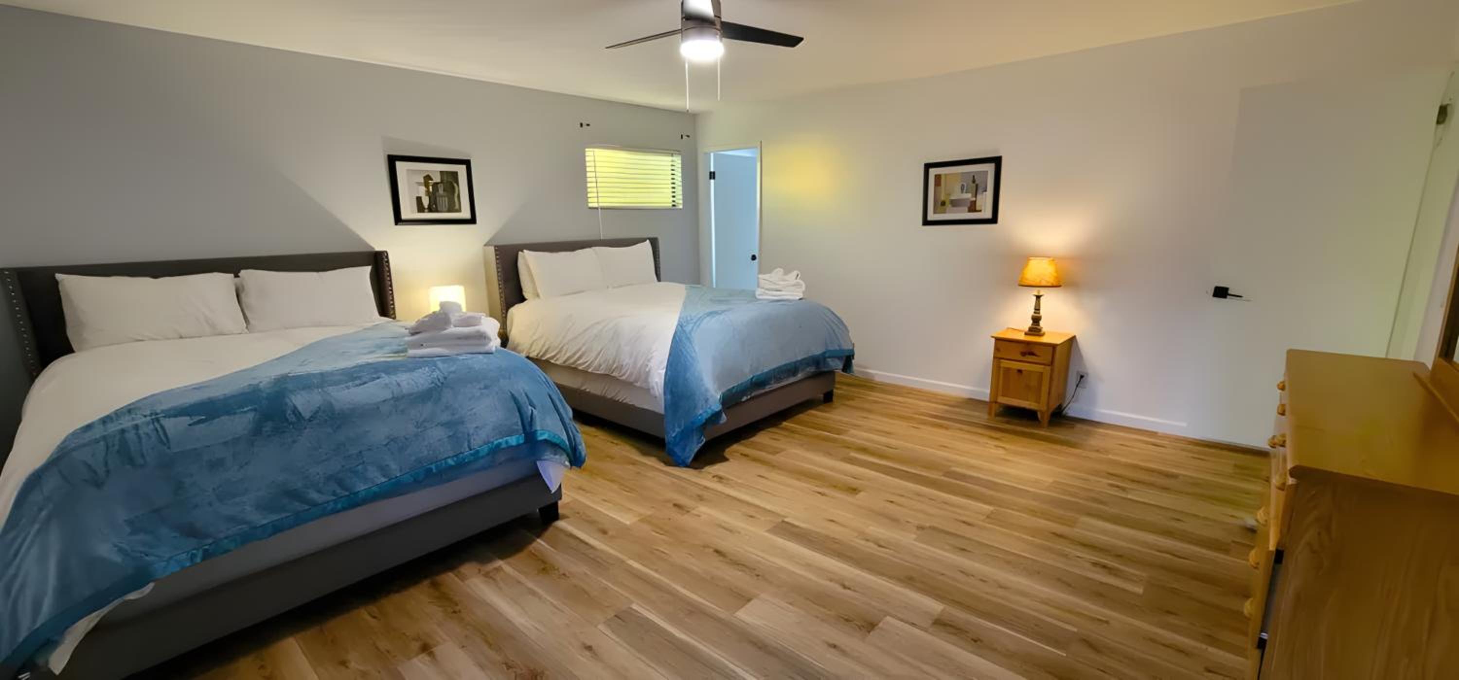 Moonridge Ski & Zoo Chalet With Hot Tub retreat