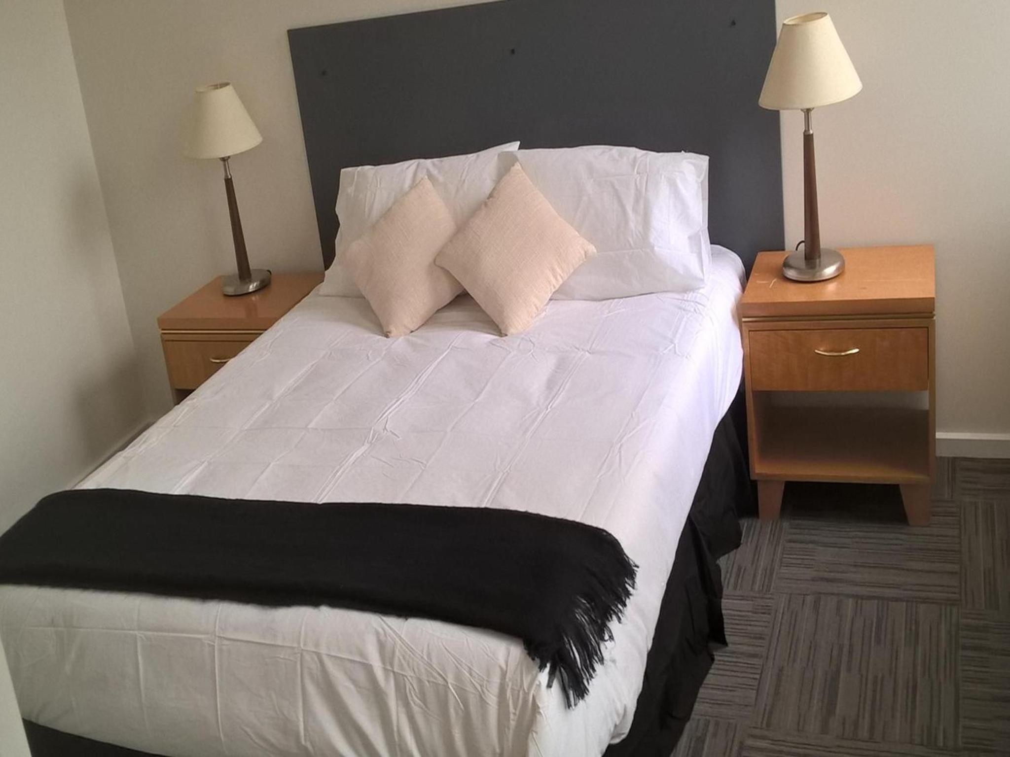 CROWN CENTRAL BUSINESS DISTRICT Motel
