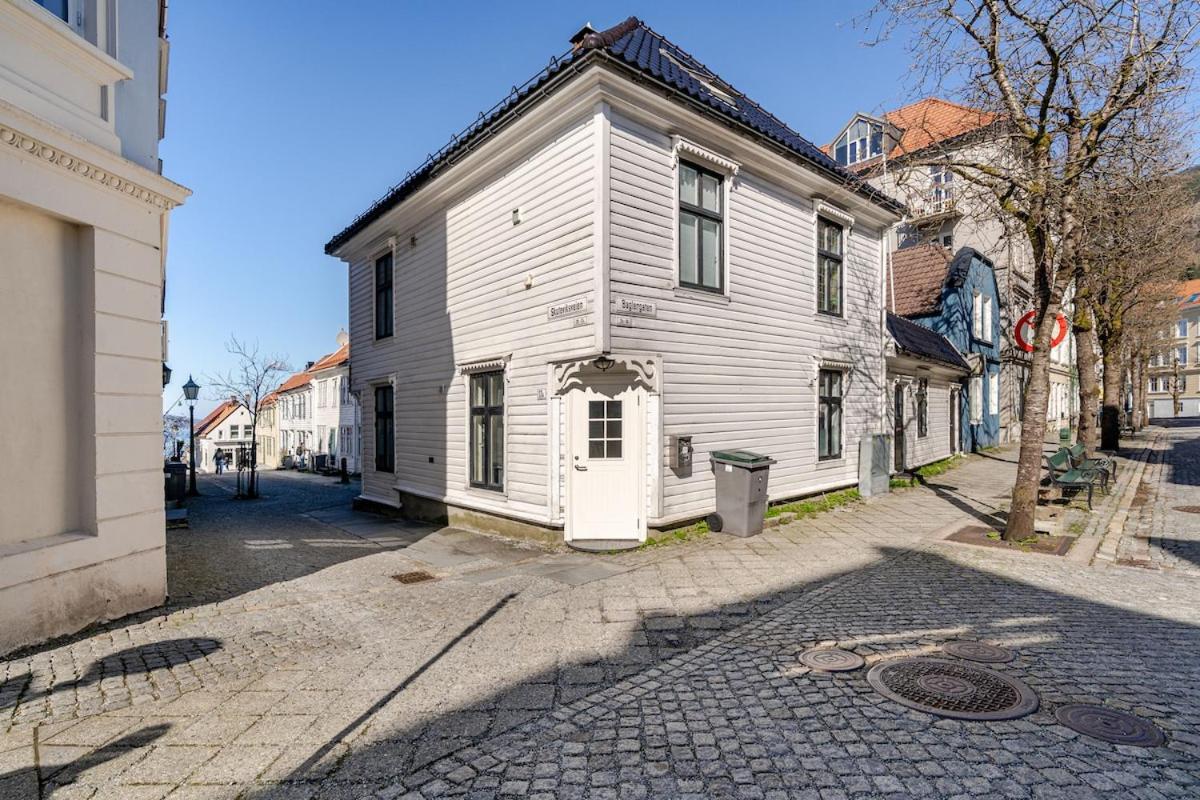 Skuteviken House