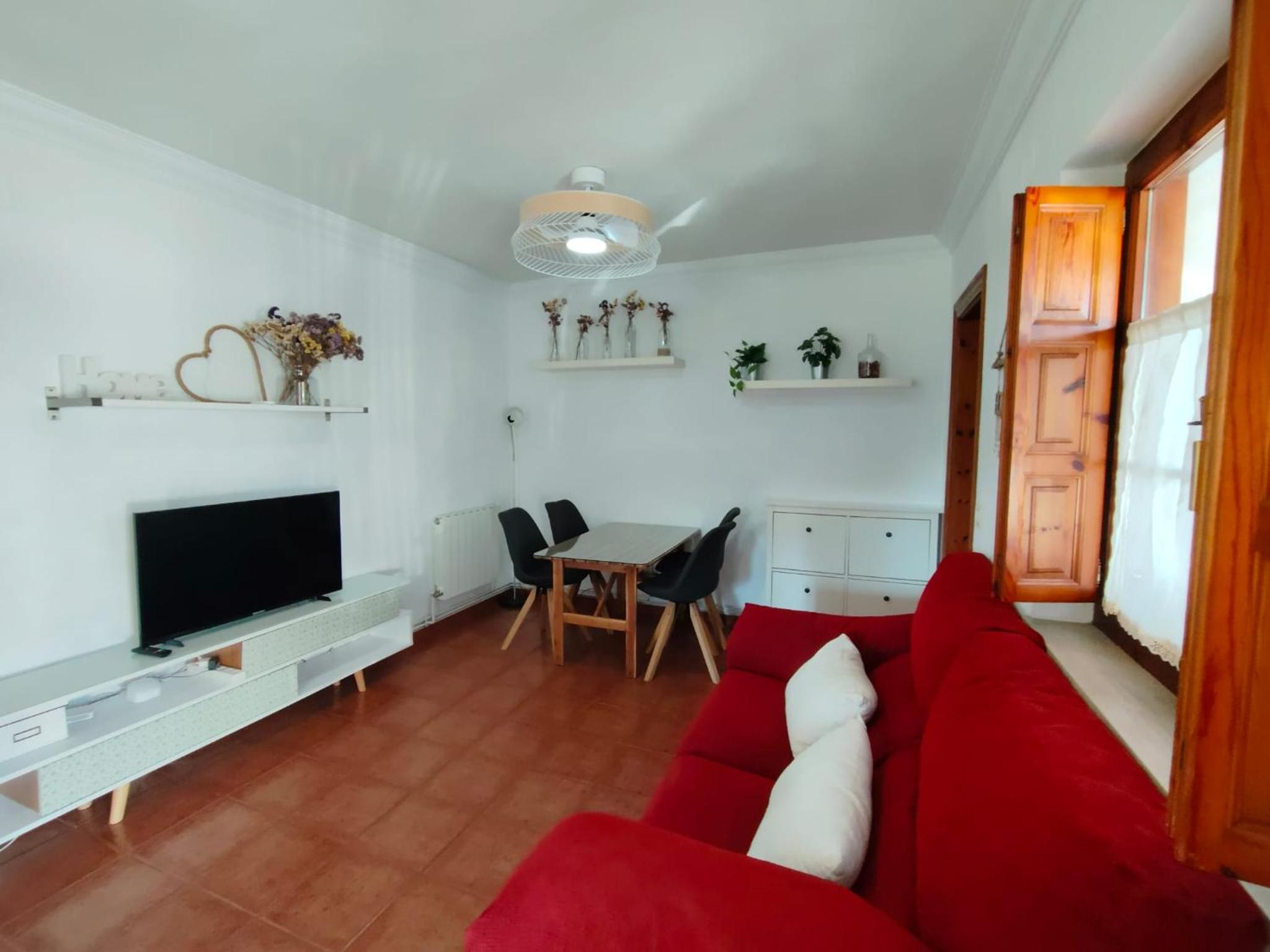 Casa adosada en entorno tranquilo ideal para familias
