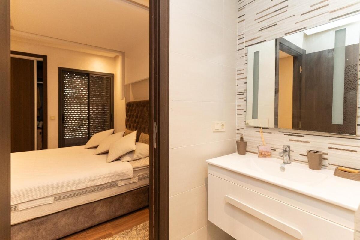 Beautiful accommodation with 2 pools & fast WiFi