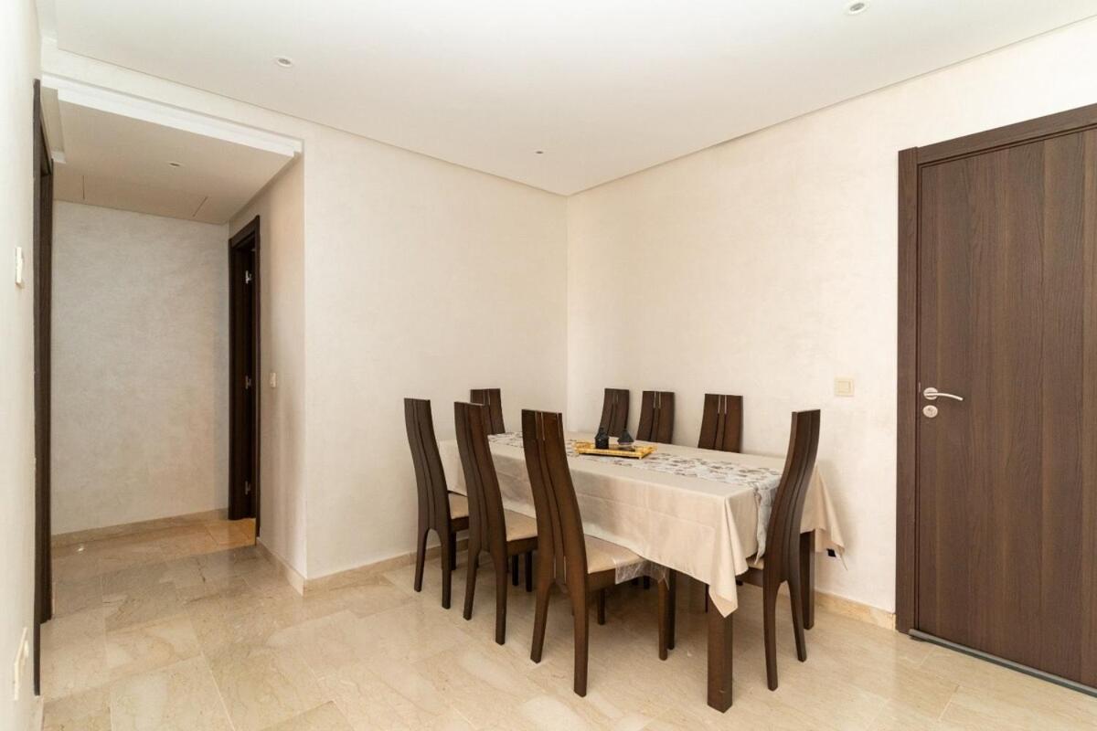 Beautiful accommodation with 2 pools & fast WiFi