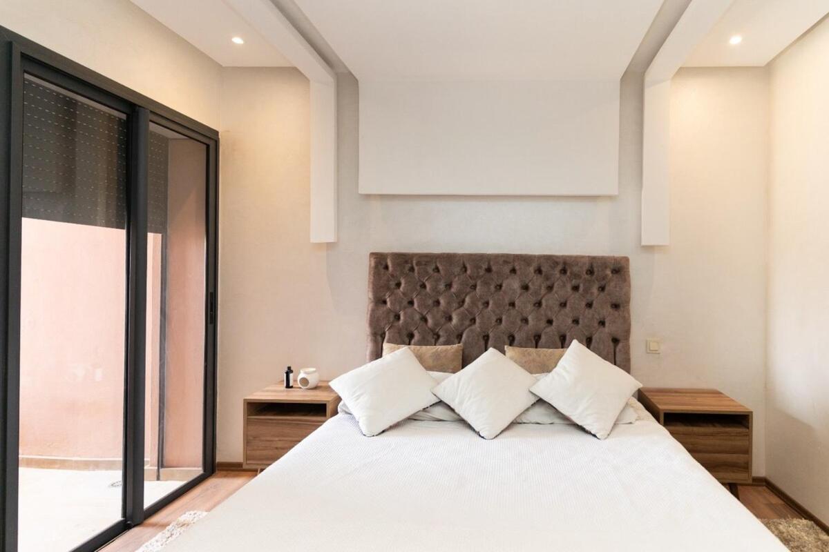 Beautiful accommodation with 2 pools & fast WiFi