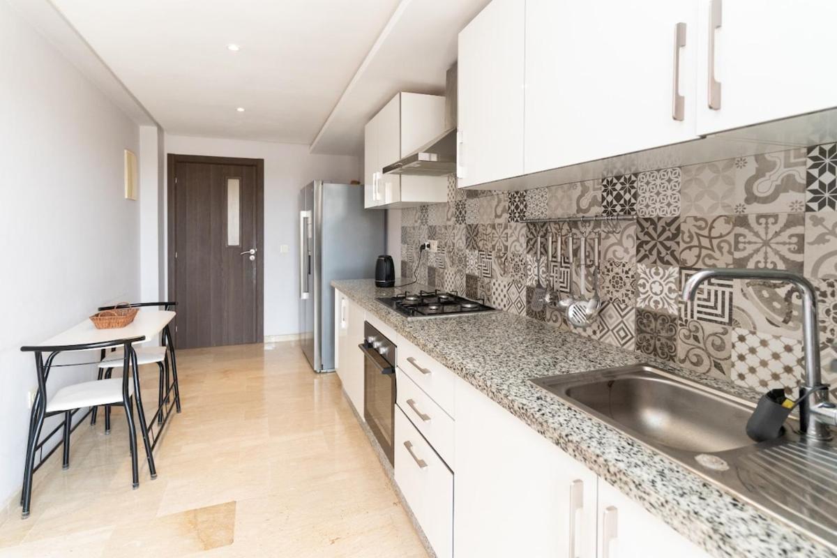 Beautiful accommodation with 2 pools & fast WiFi