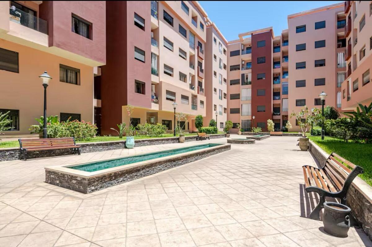 Beautiful accommodation with 2 pools & fast WiFi