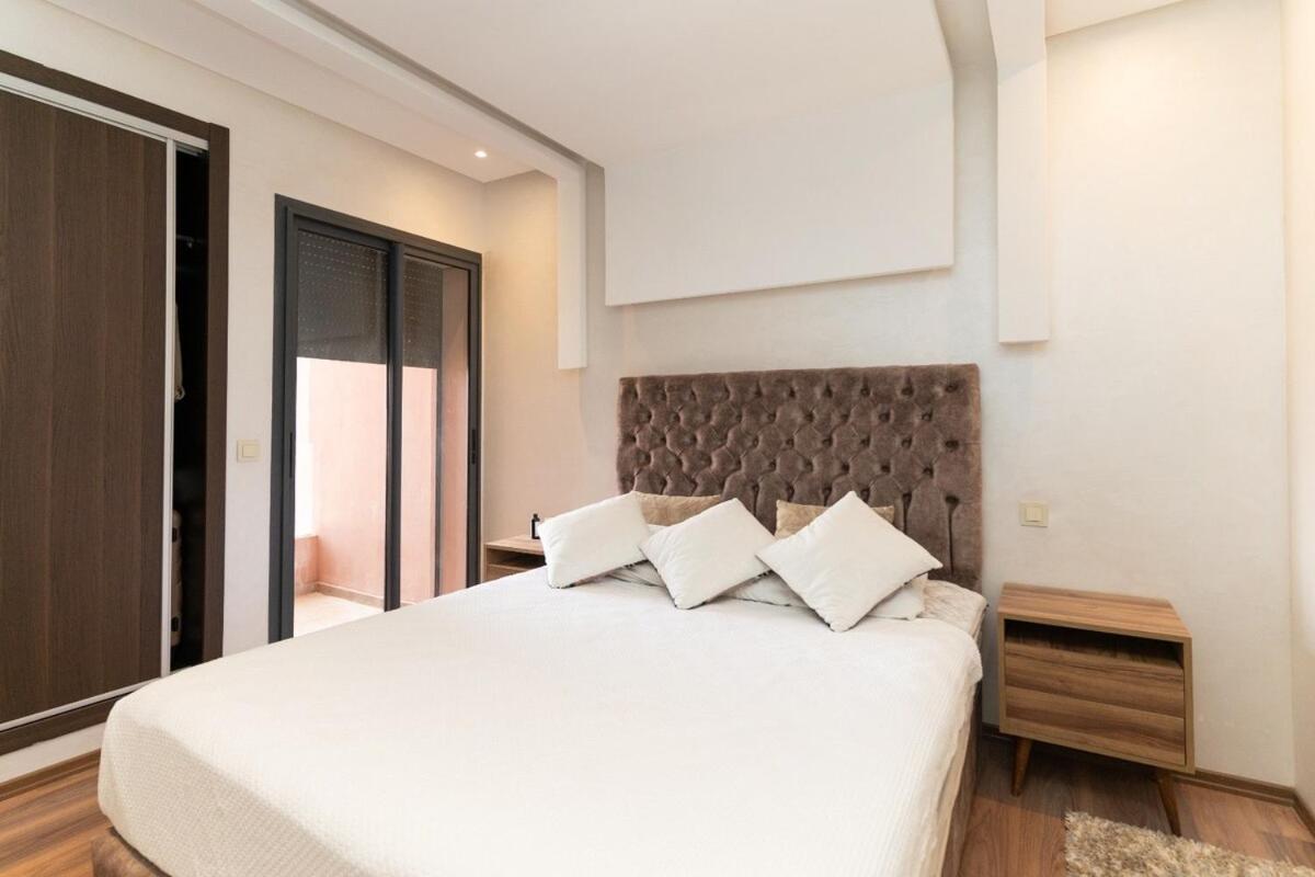 Beautiful accommodation with 2 pools & fast WiFi