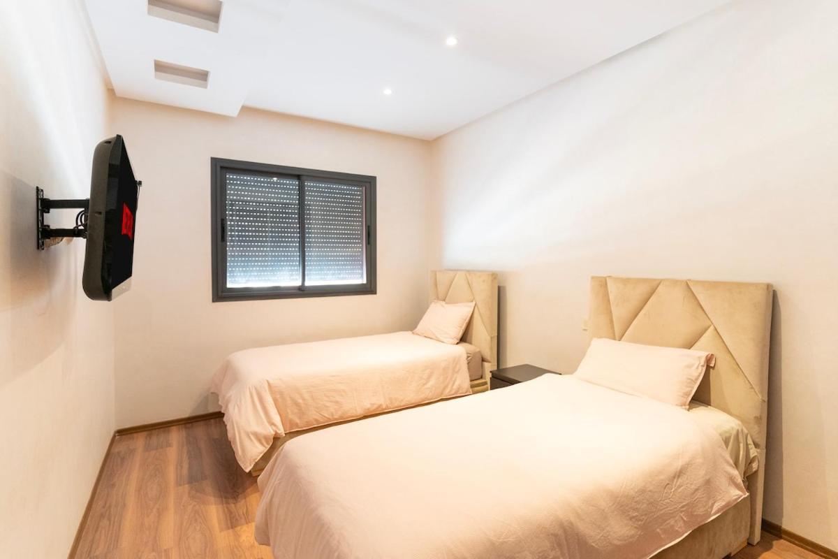 Beautiful accommodation with 2 pools & fast WiFi