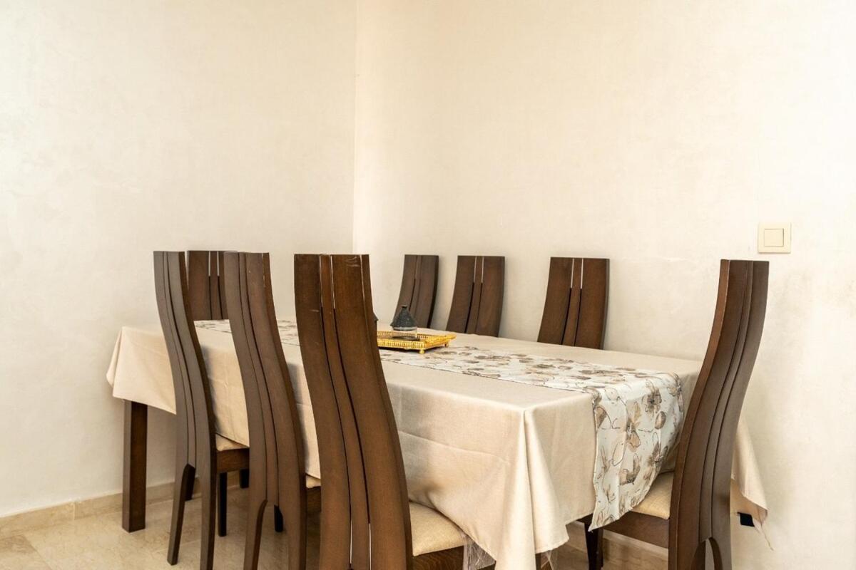 Beautiful accommodation with 2 pools & fast WiFi
