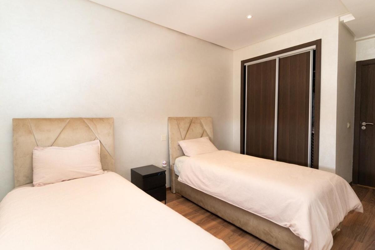 Beautiful accommodation with 2 pools & fast WiFi