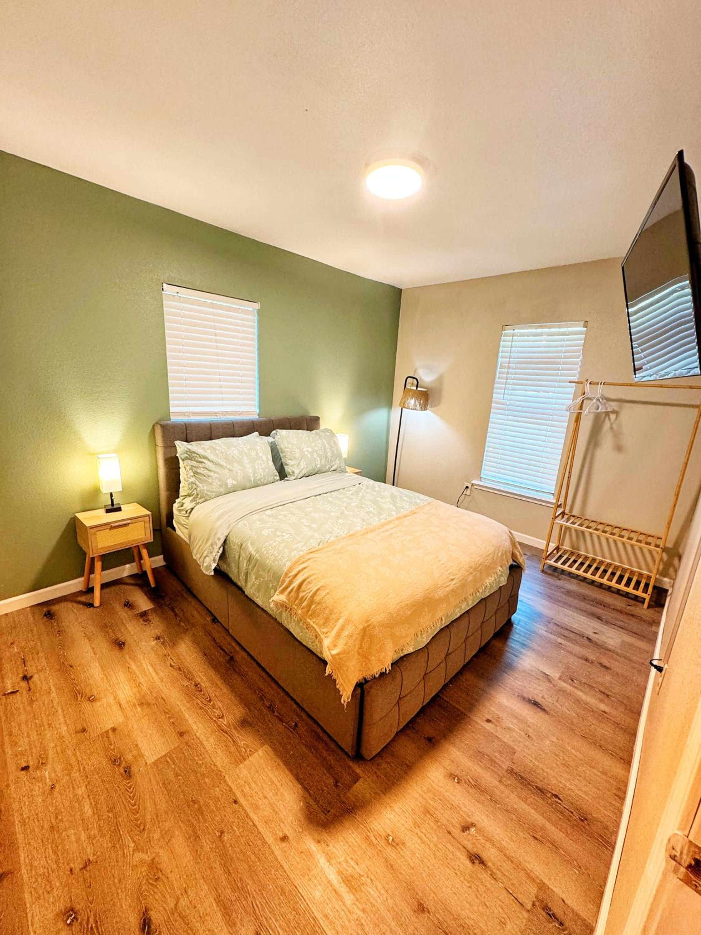 Downtown Fort Smith Apartment with Yard Pet Friendly