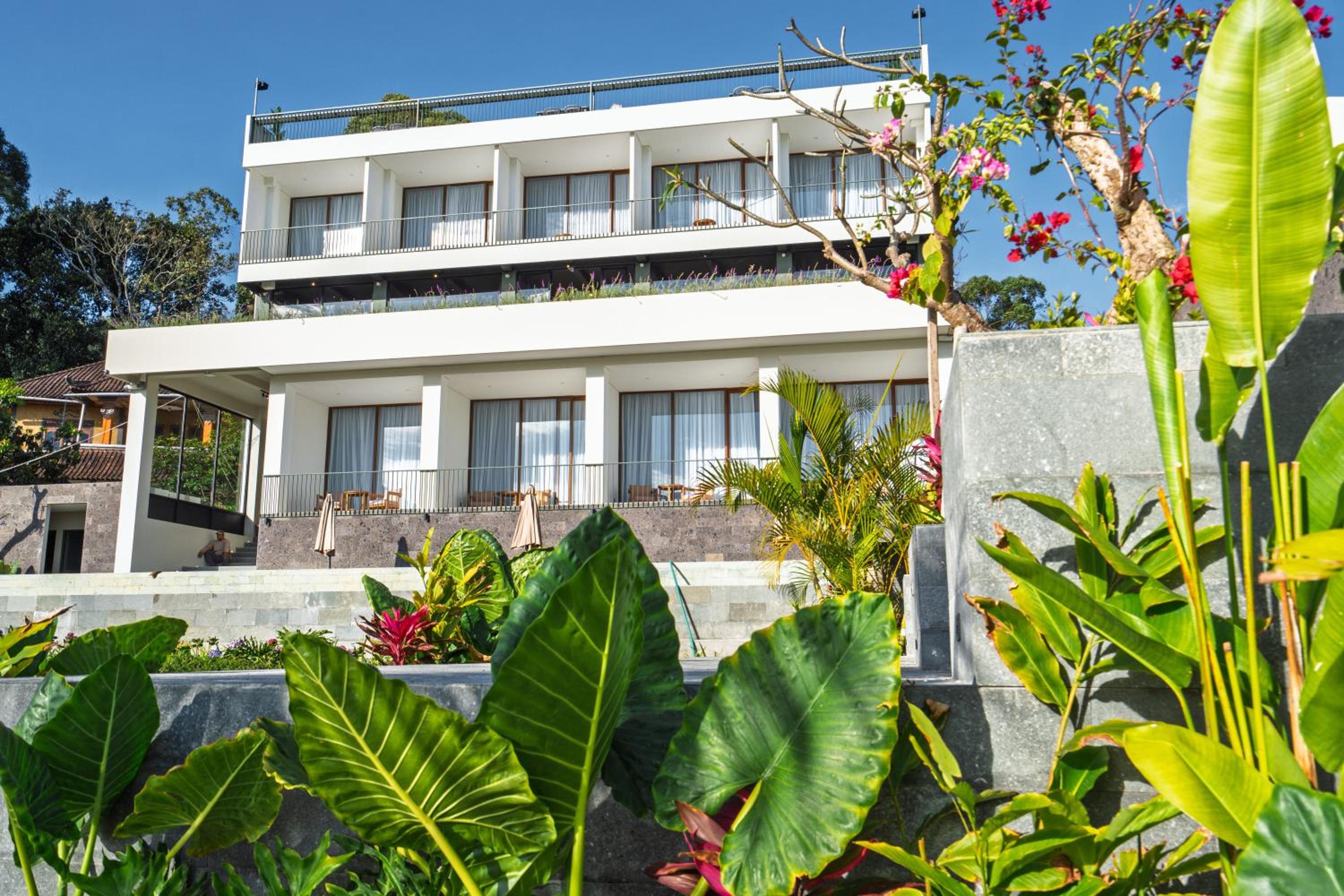 Tribhuwana Padma Lake Resort