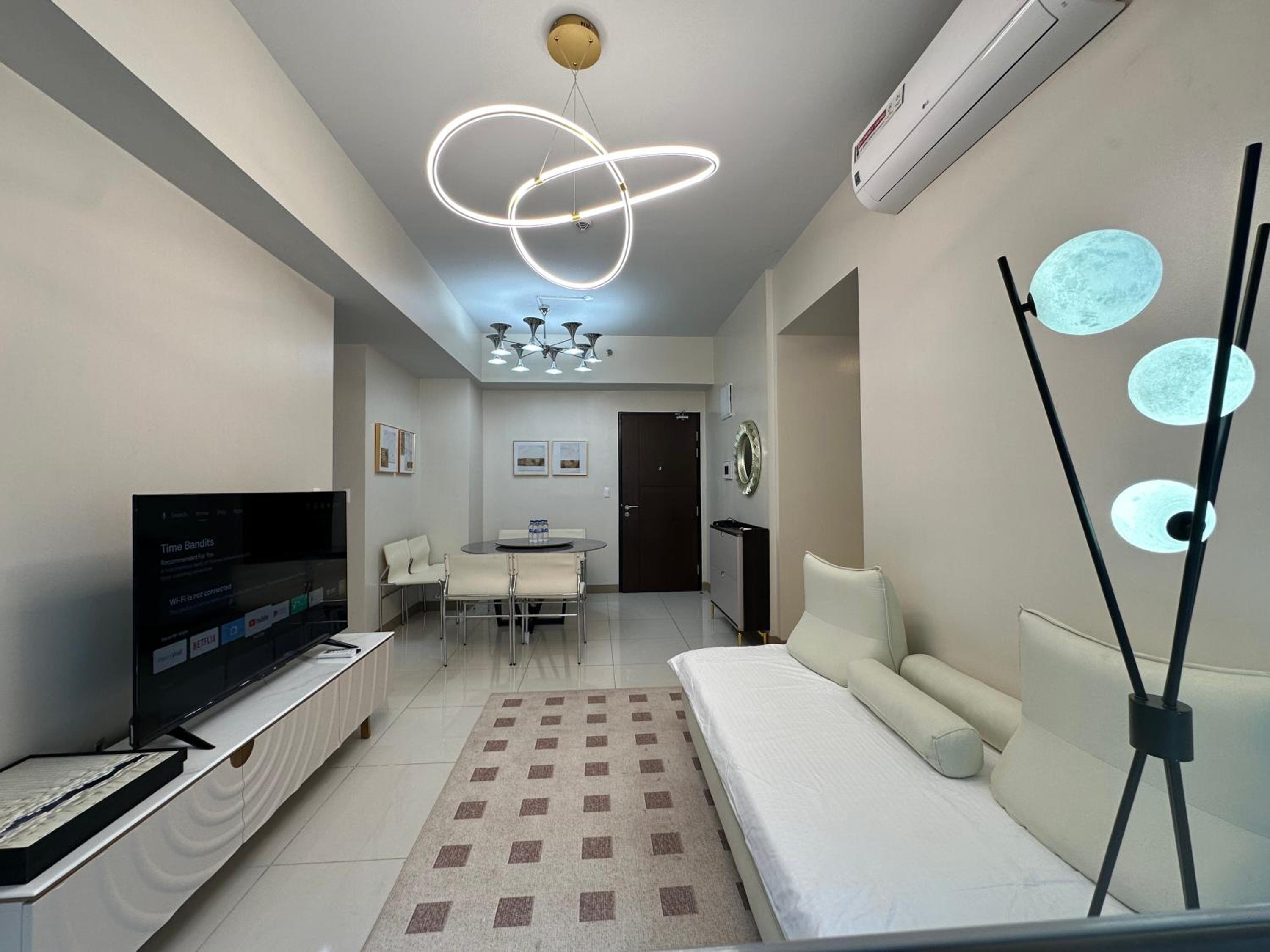 Spacious Unit & High-Floor Hotel near City of Dreams, Airport, Okada, and Solaire Casino