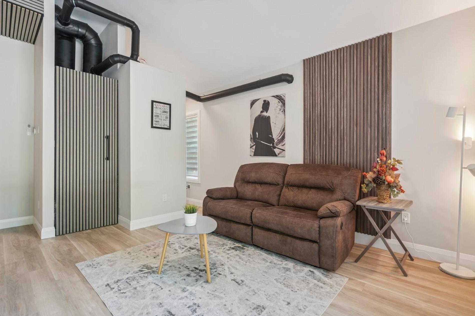 PRIVATE SUITE IN OLD TOWN MIN STAY 30 days