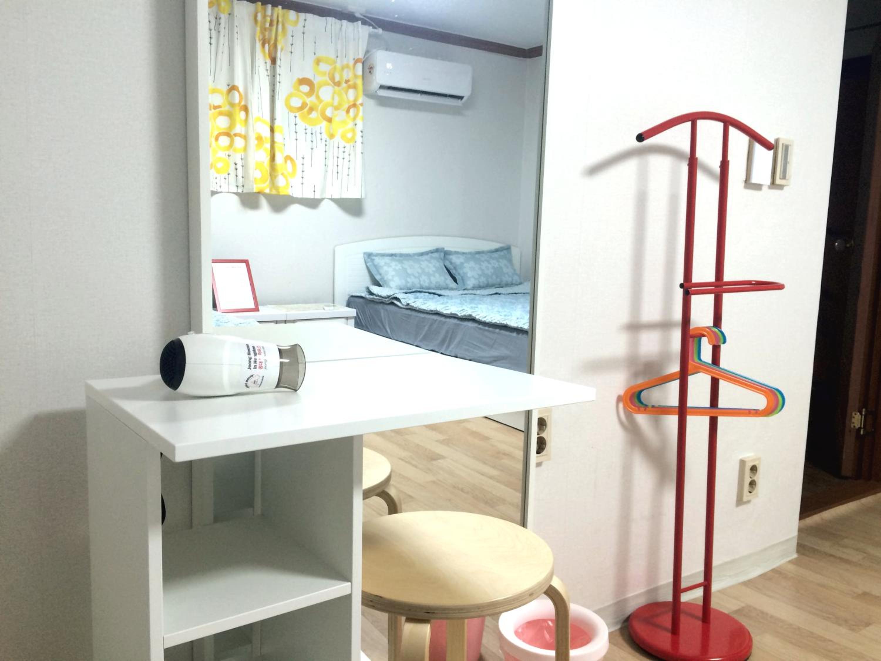 Jeong House