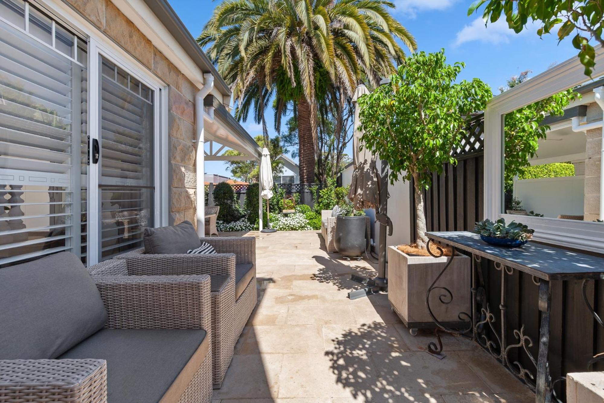 Family Retreat with Outdoor Courtyard