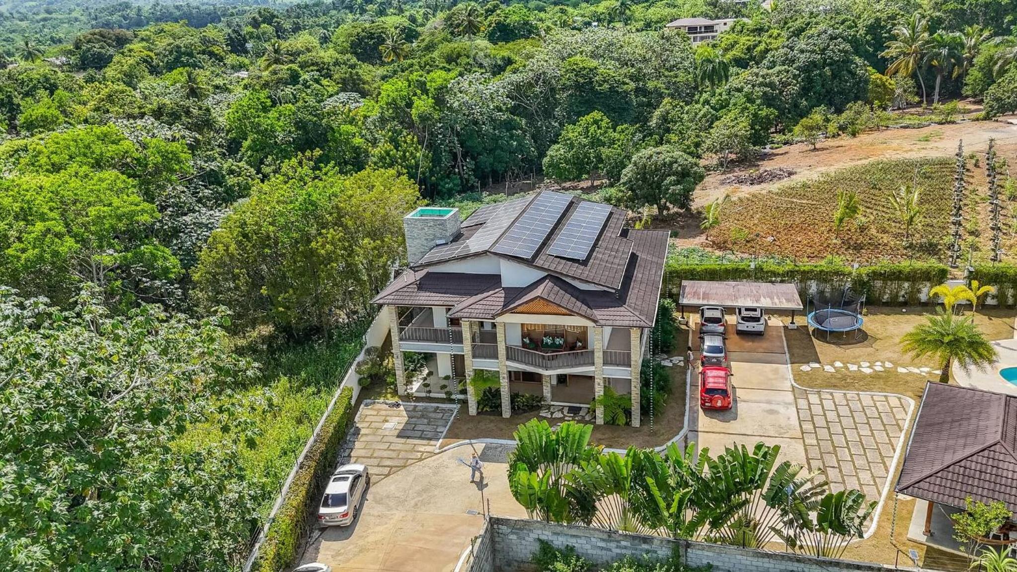 La Vega Villa with Private Pool and BBQ