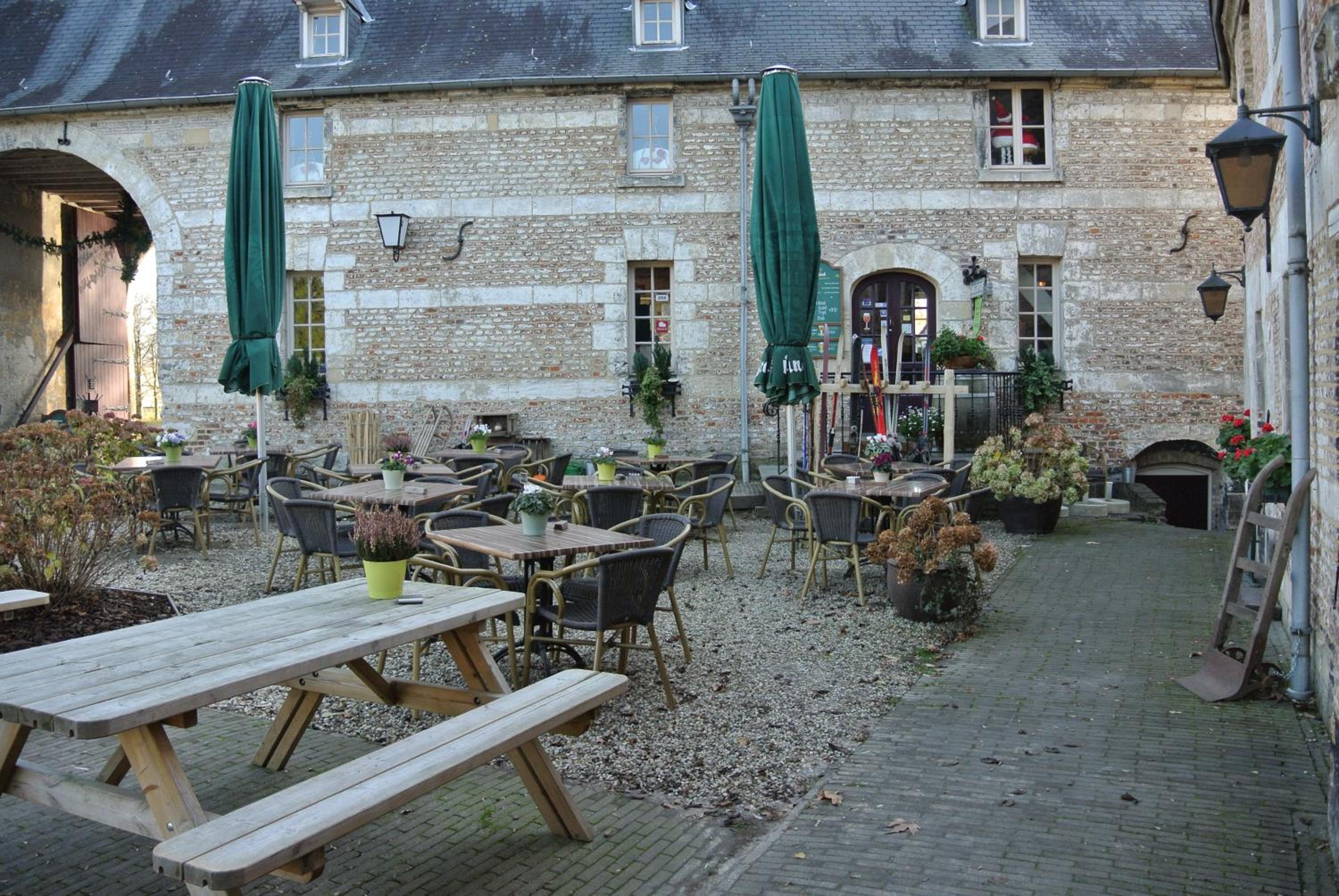 Kasteel Schaloen - vakantiewoningen & hotel - gratis parkeren