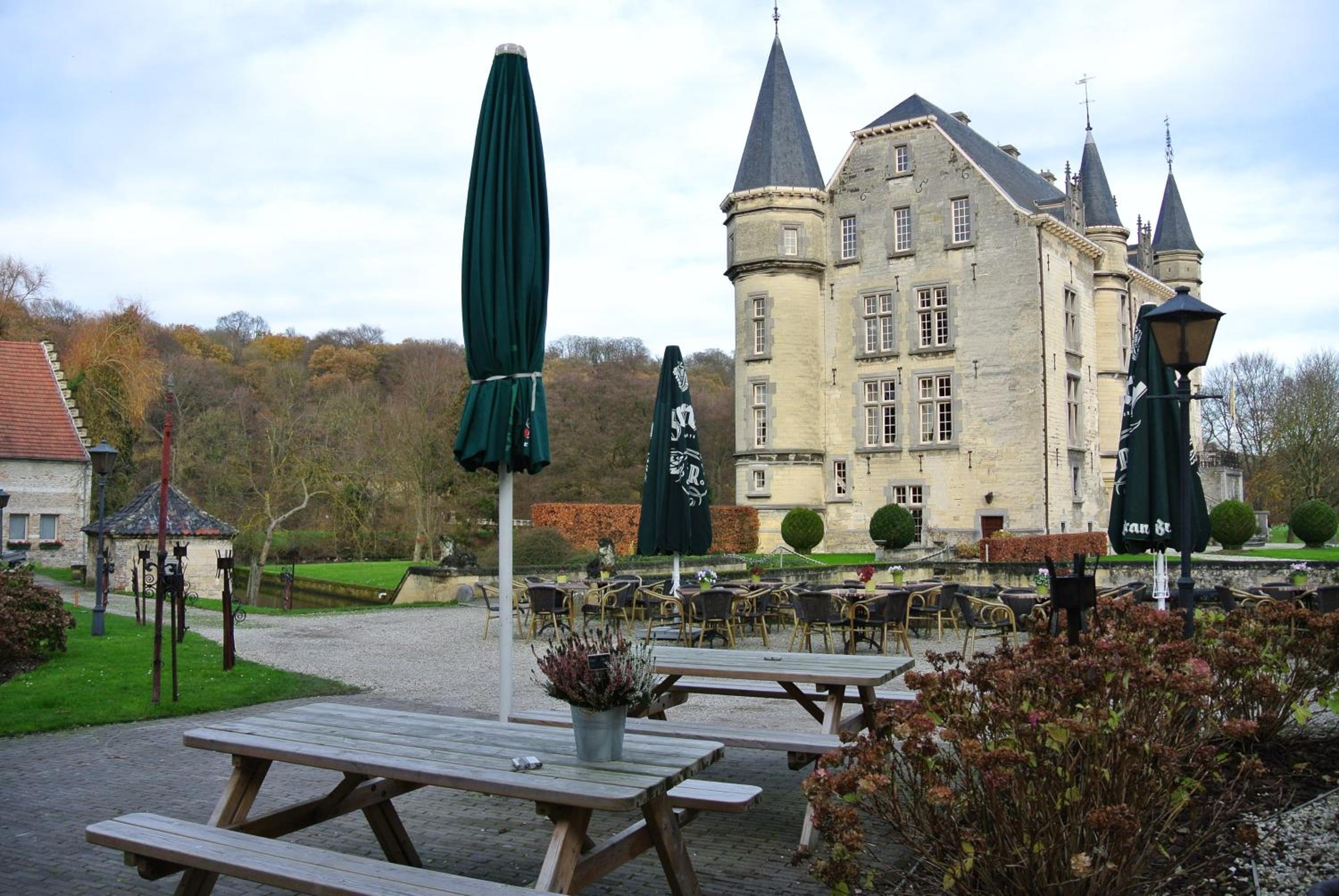 Kasteel Schaloen - vakantiewoningen & hotel - gratis parkeren