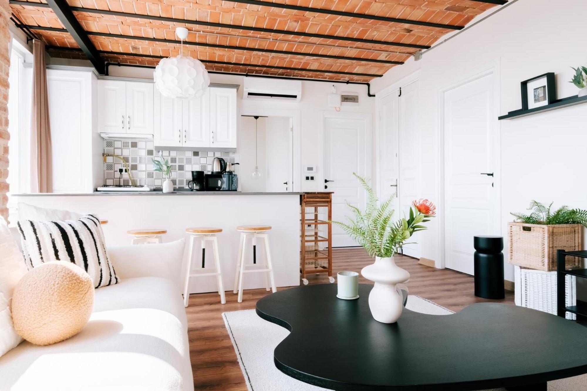 Luxury Flat Next to Galata and Metro w City View