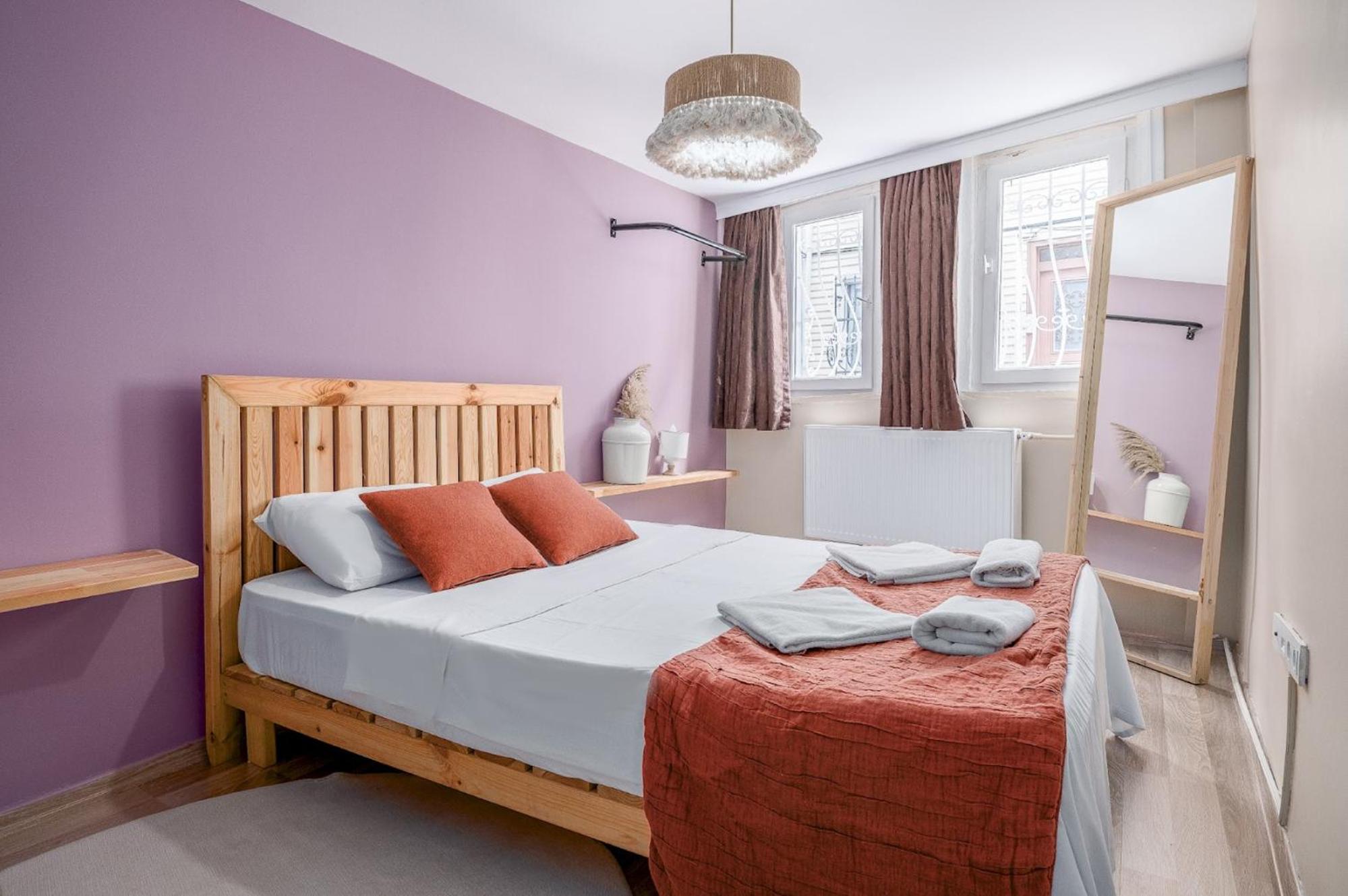 Cozy Home with Cozy Garden in Ortakoy