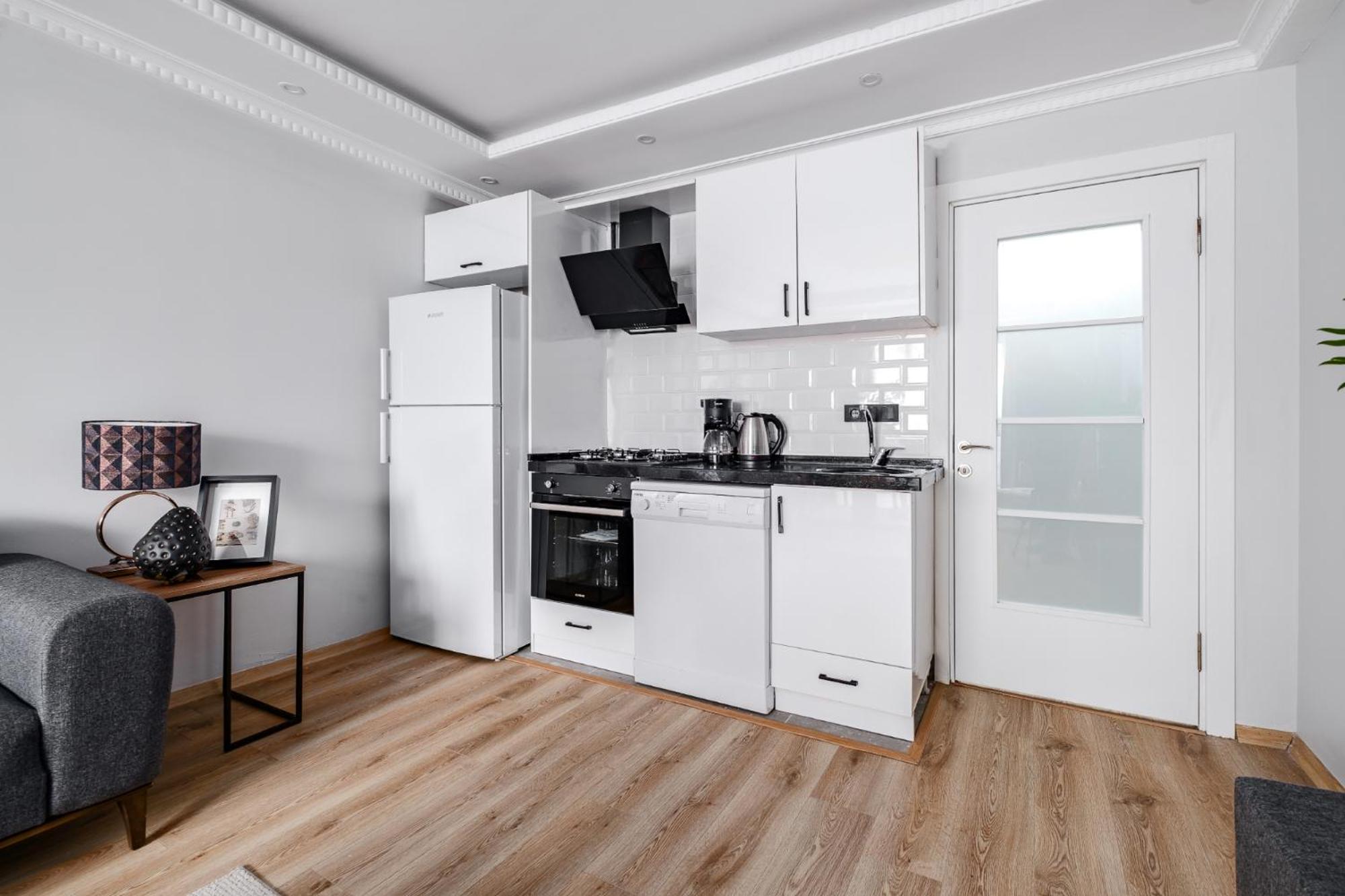 Modern Şişli Flat – High-Speed Wi-Fi Elevator