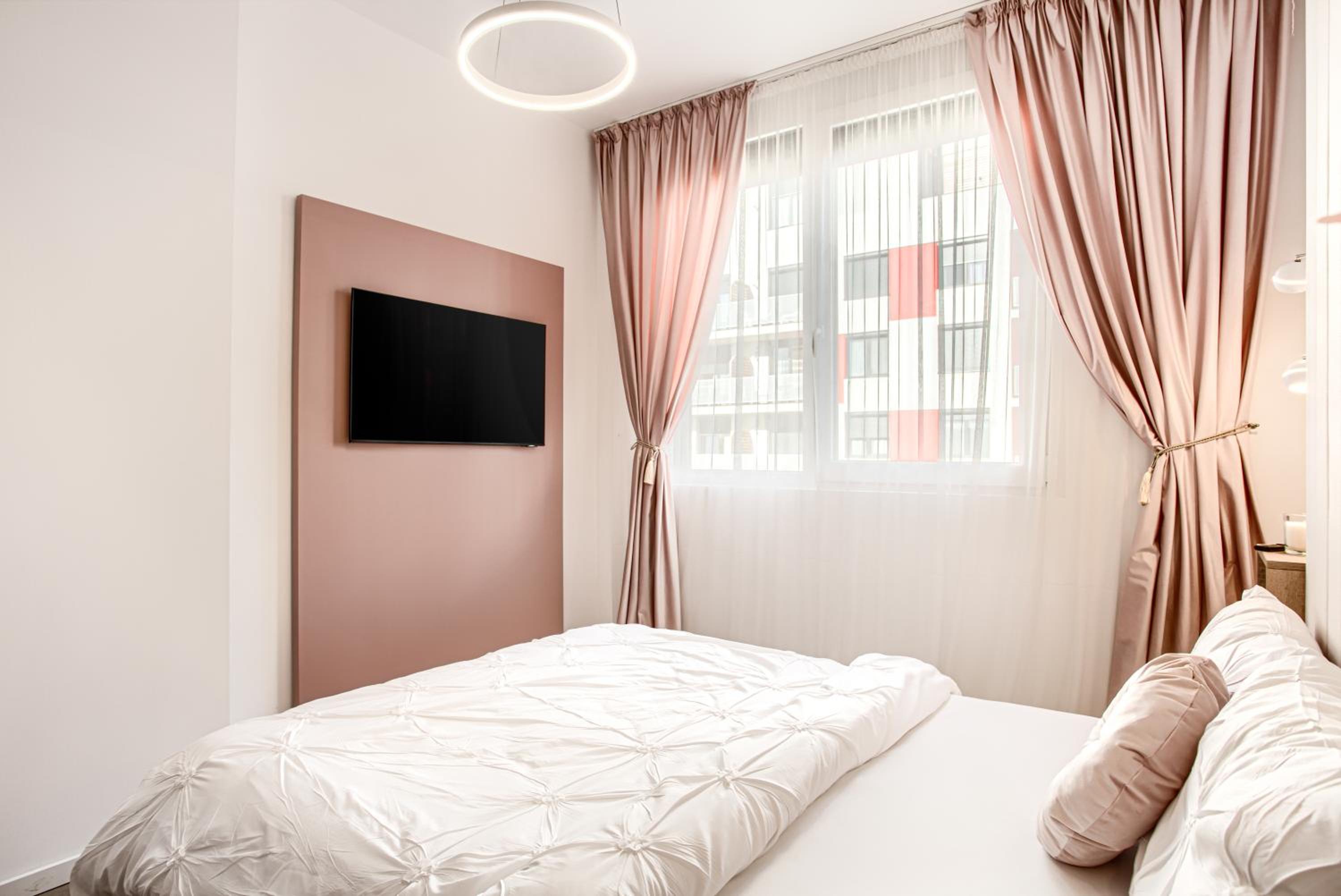 ARI Pastel Apartment - Elegant & Charming Retreat