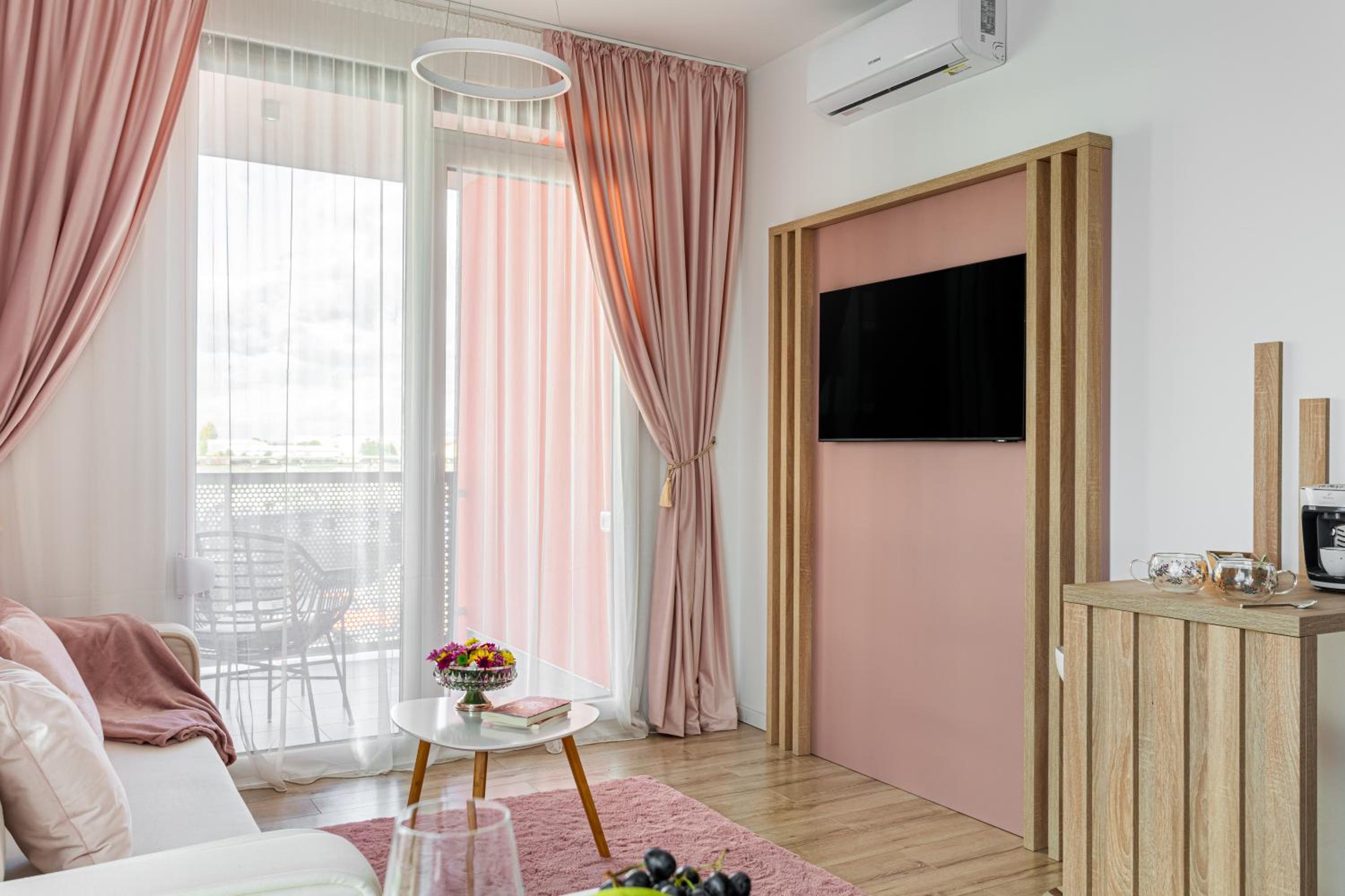 ARI Pastel Apartment - Elegant & Charming Retreat