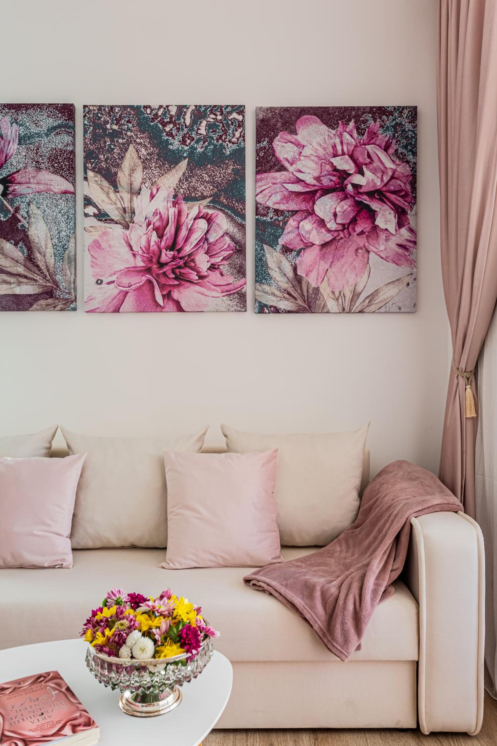 ARI Pastel Apartment - Elegant & Charming Retreat