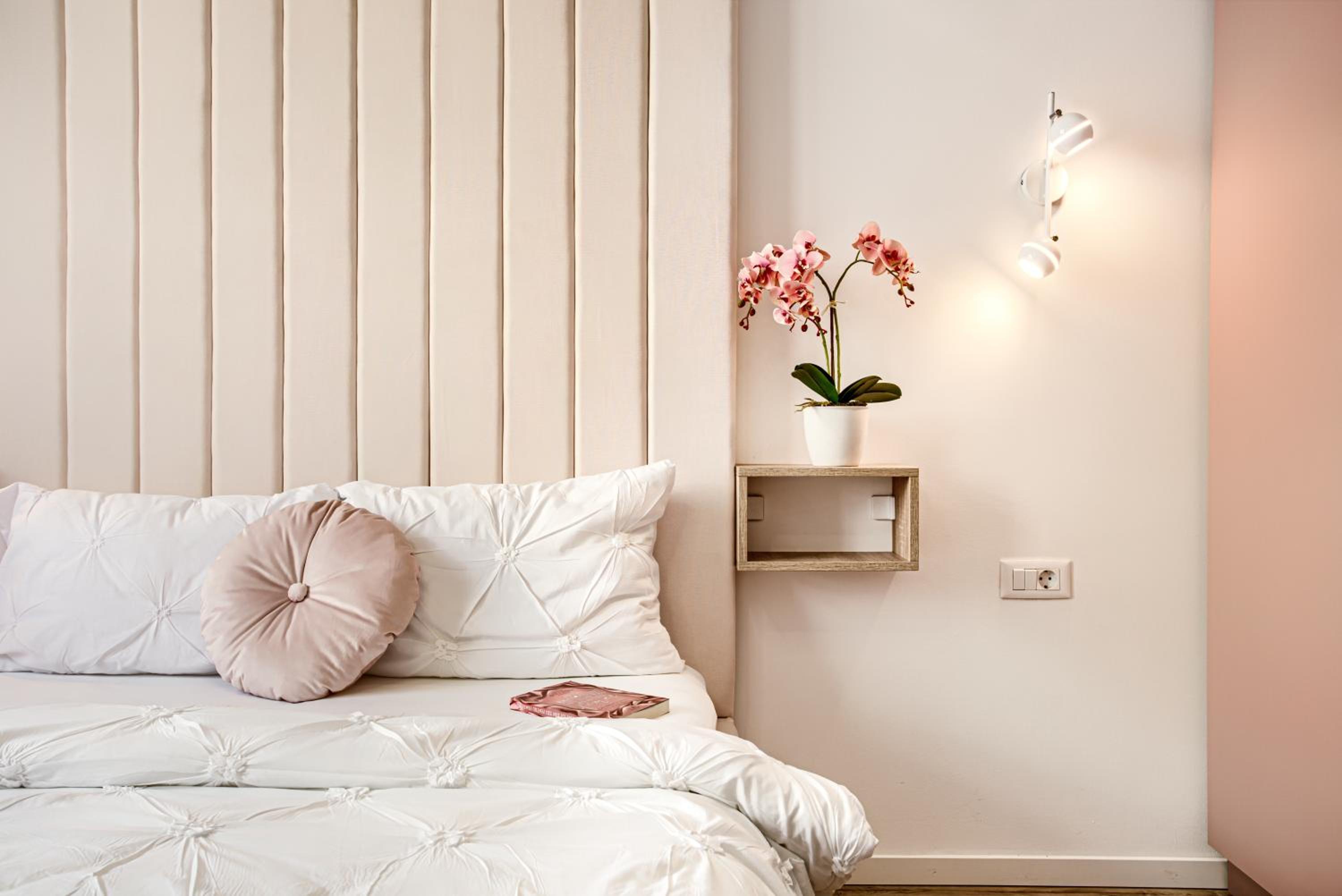 ARI Pastel Apartment - Elegant & Charming Retreat
